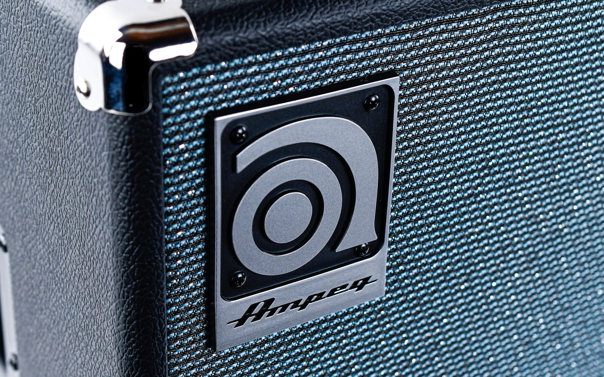 Ampeg SVT 212 AV 2x12" 600W Speaker Cabinet - Image 4
