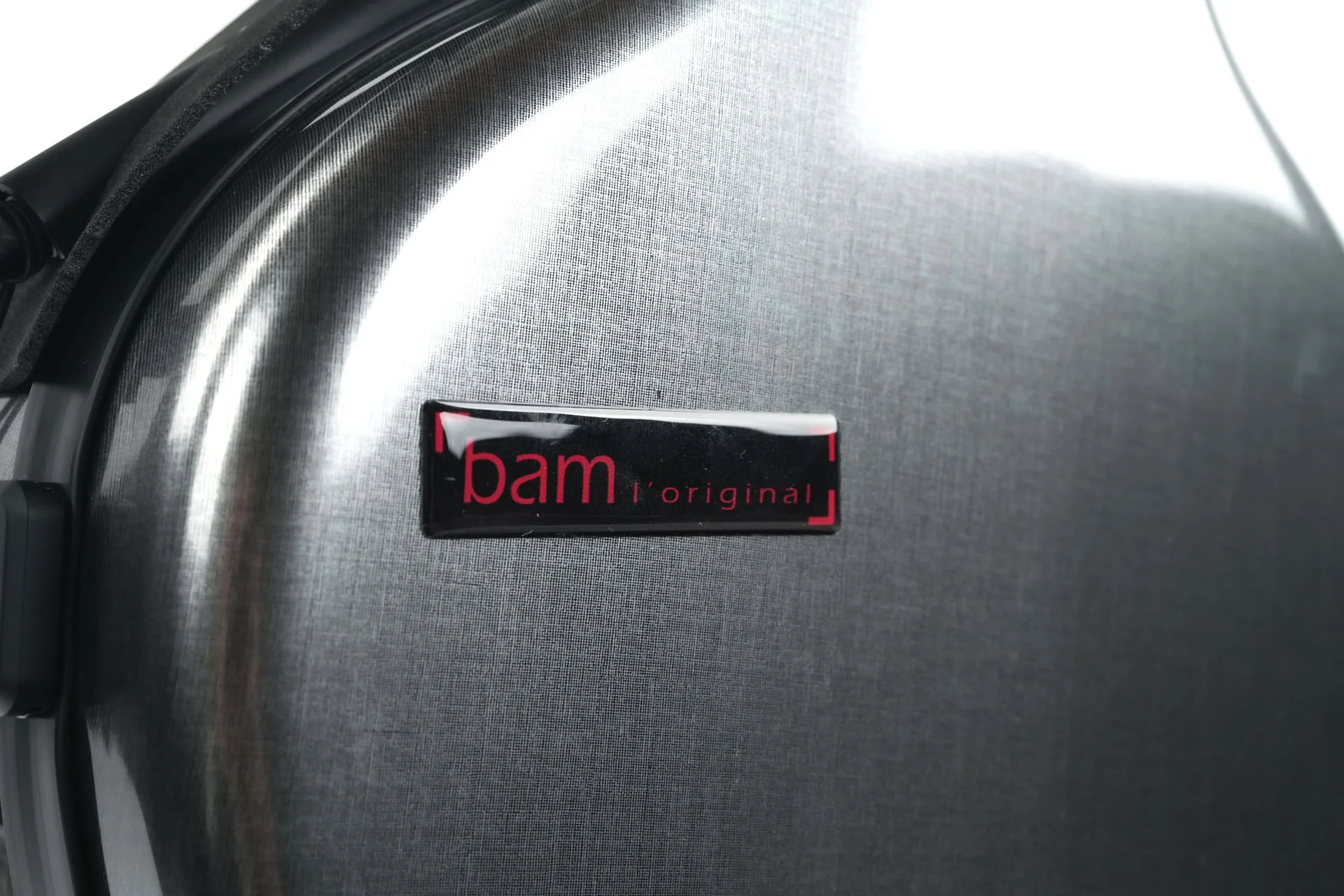 BAM 8002XLT High Tech Classic Guitar Case - Image 9