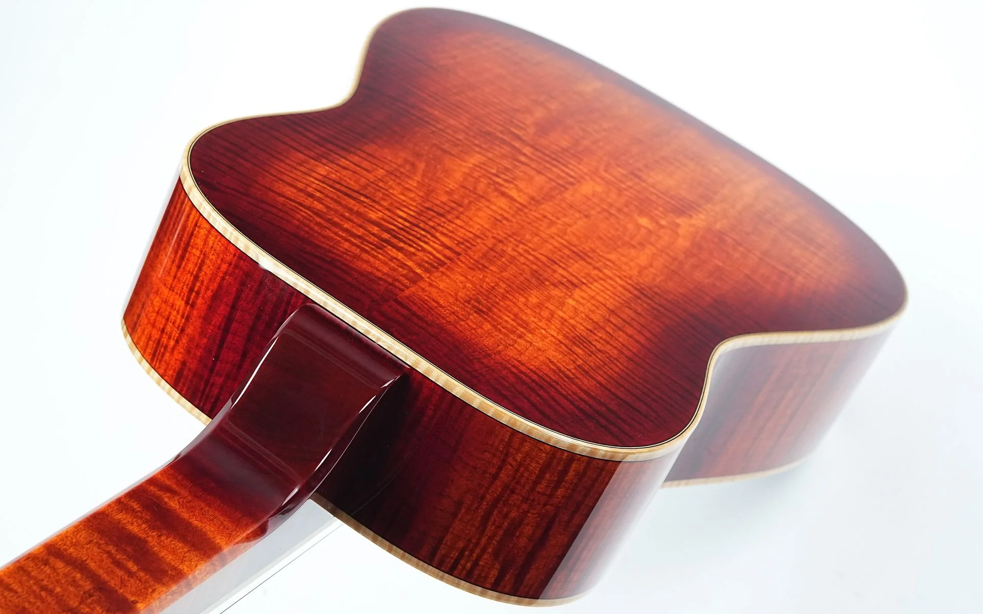 Beard Legacy E Curly Maple - Image 10