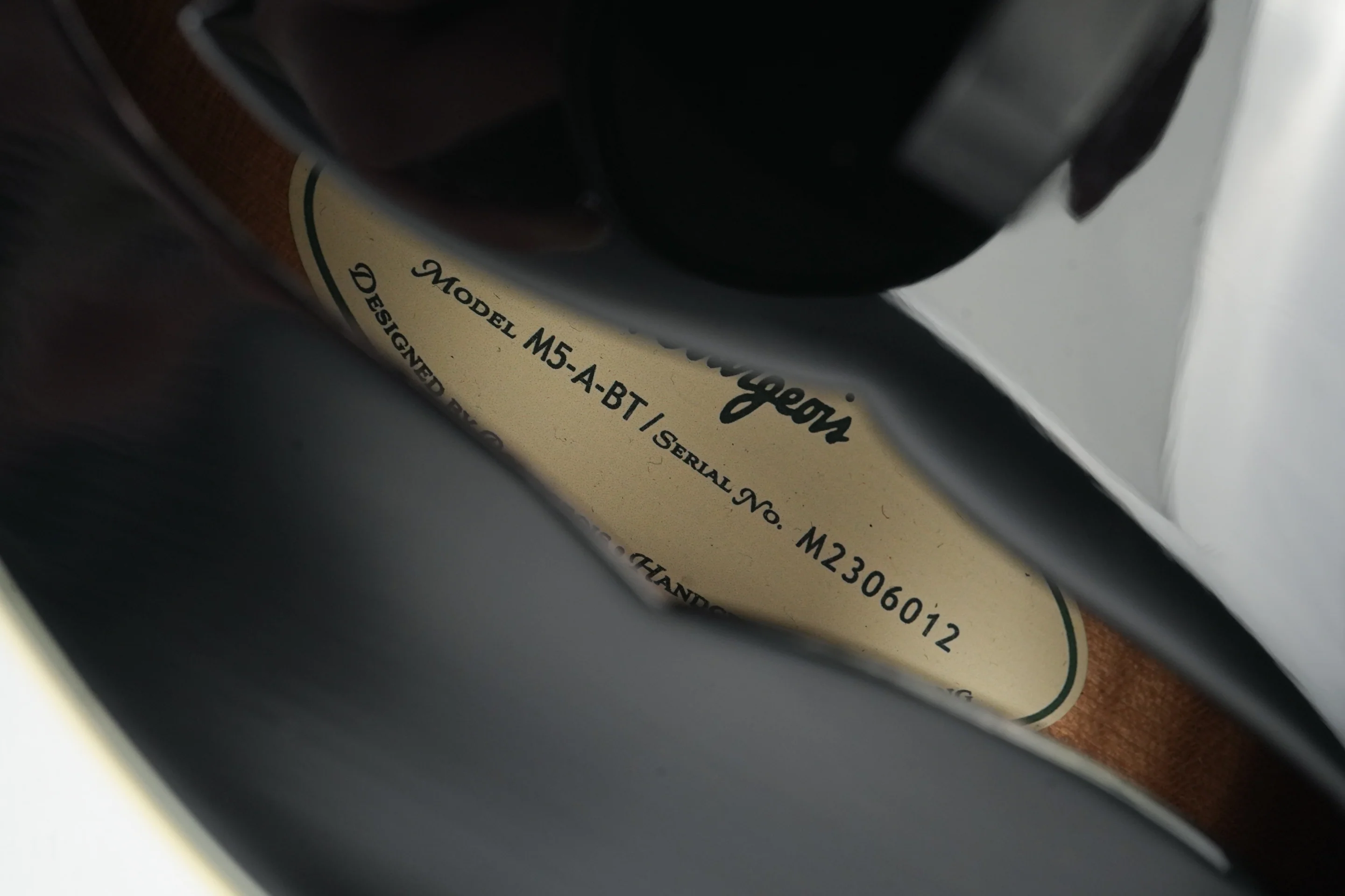 Bourgeois M5A Mandolin Ebony 2023 - Image 11