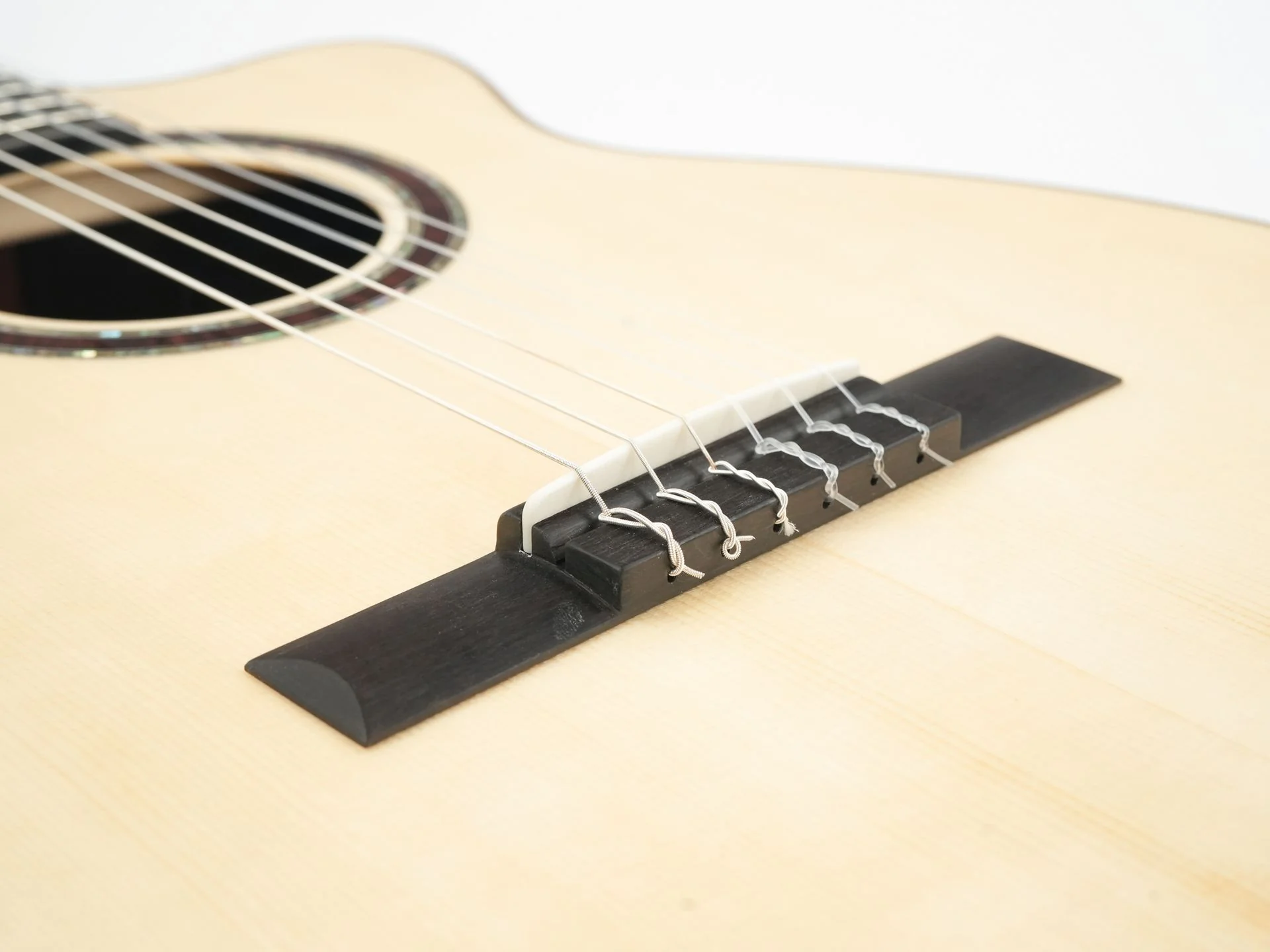BSG OM32CF Nylon Spruce Madagascar Rosewood - Image 7
