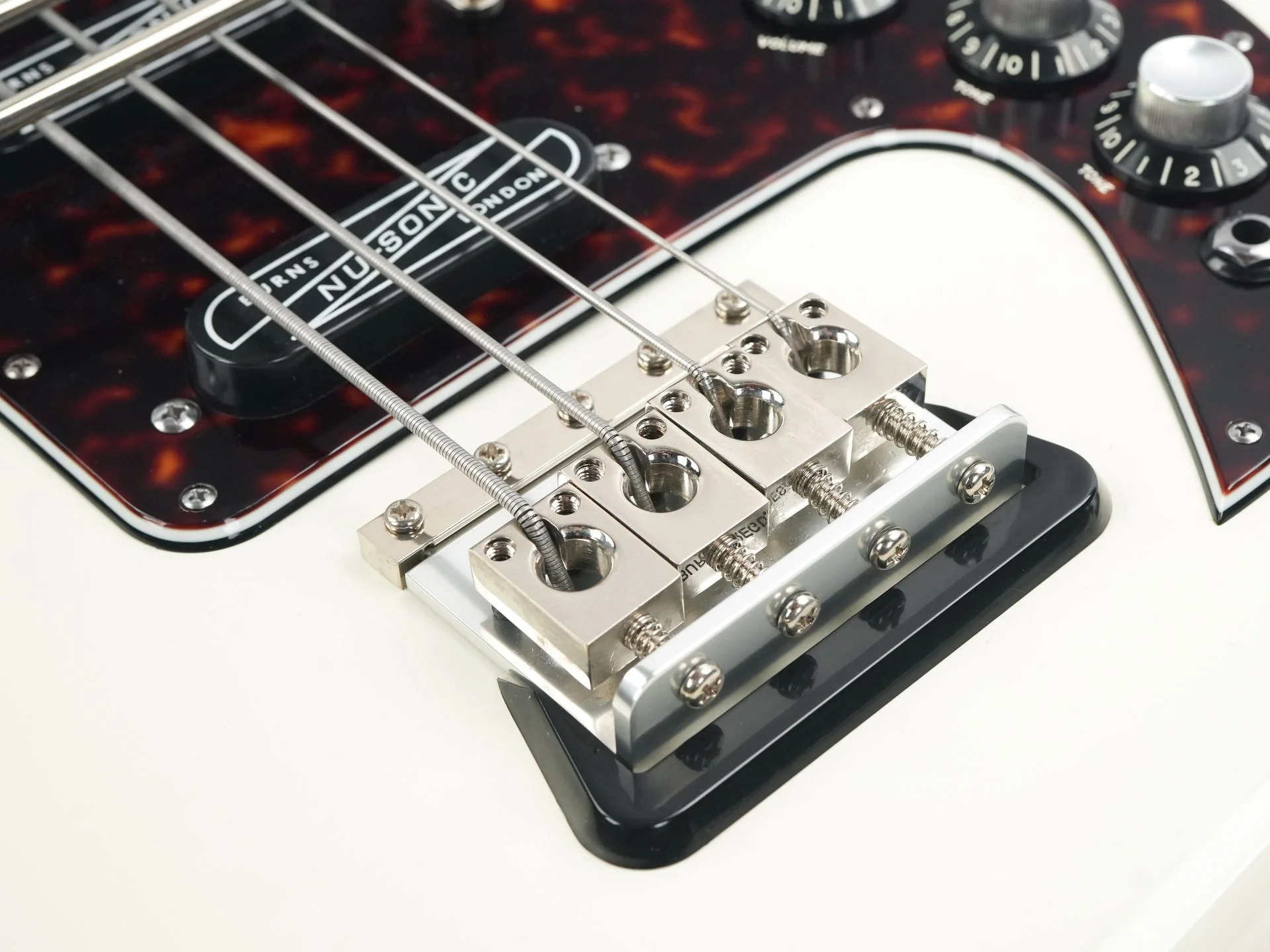 Burns 1964 The Shadows Bass 'The Legend' White 2011 - Image 7