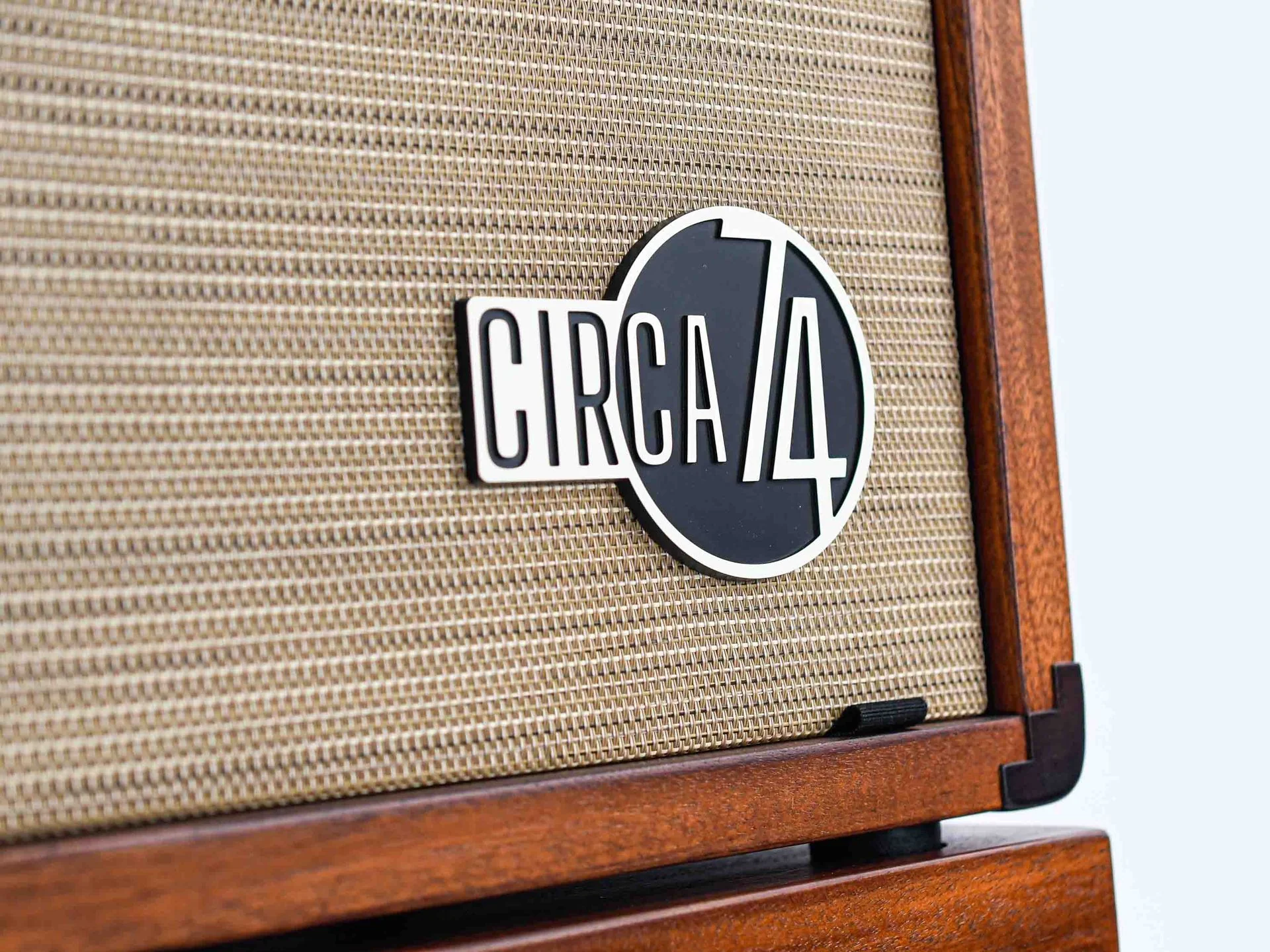 Circa 74 AV150-10 Amp Mahogany - Image 9