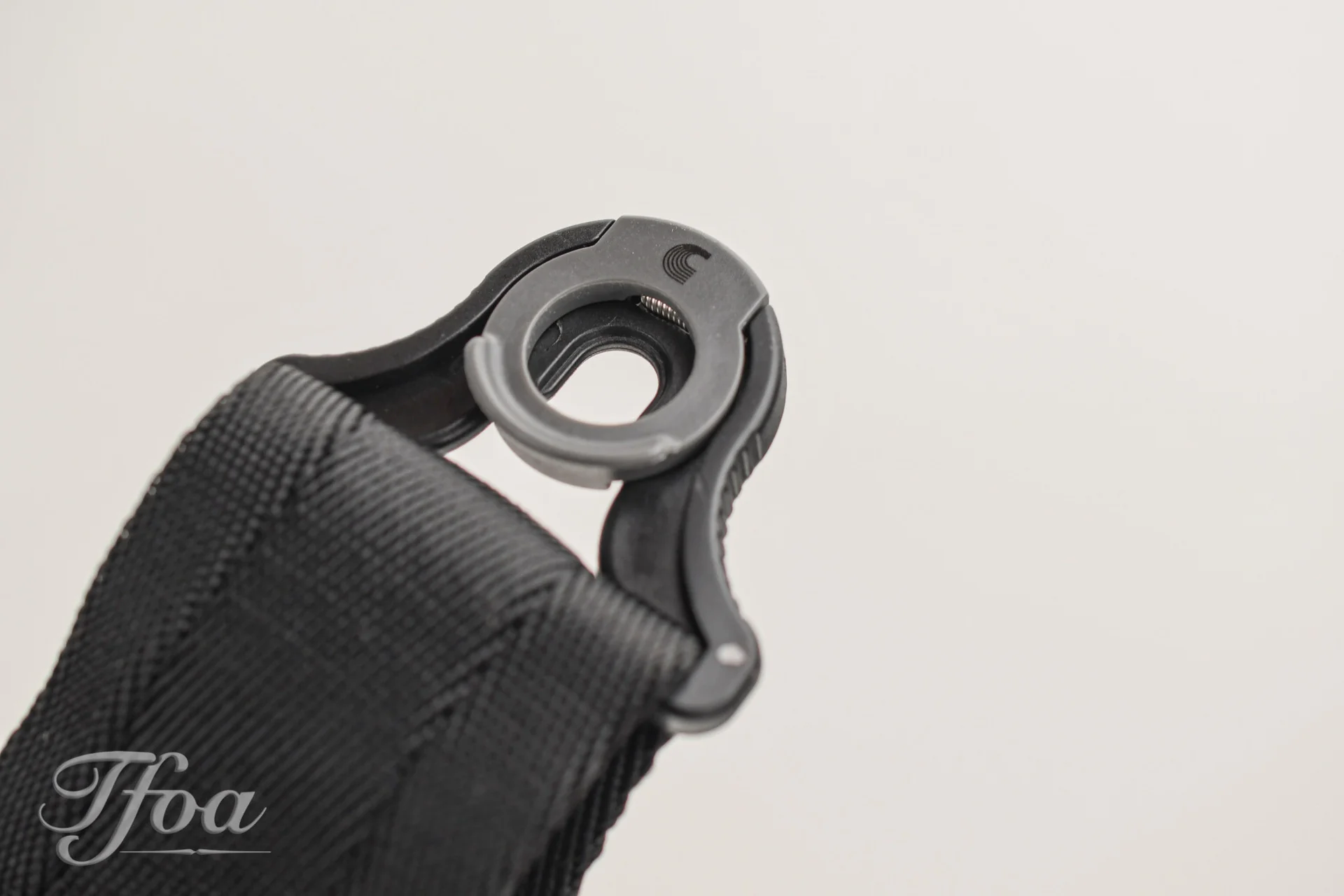 D’Addario Auto Lock Guitar Strap Black - Image 3