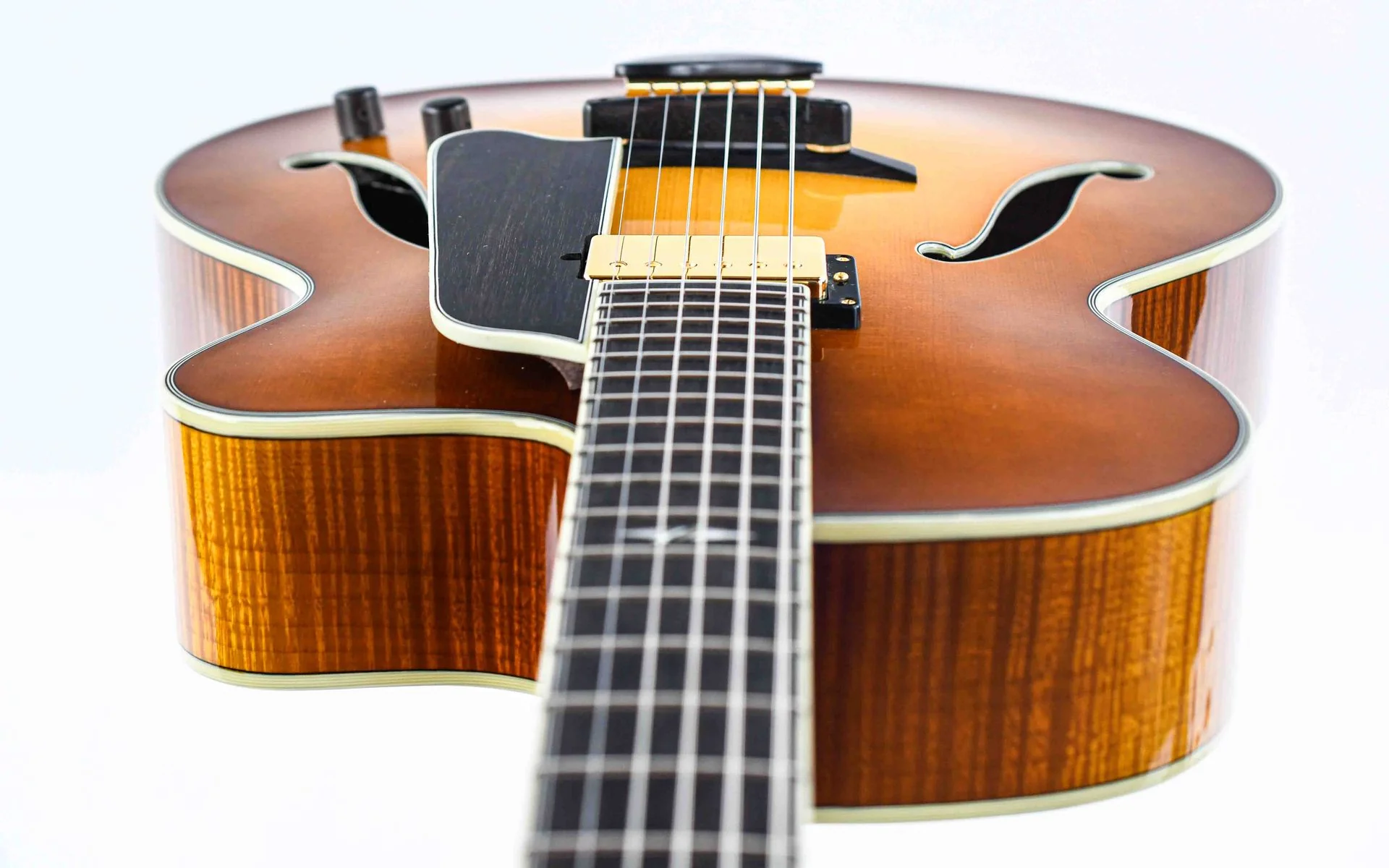 Eastman AR805CE Archtop Goldburst - Image 12