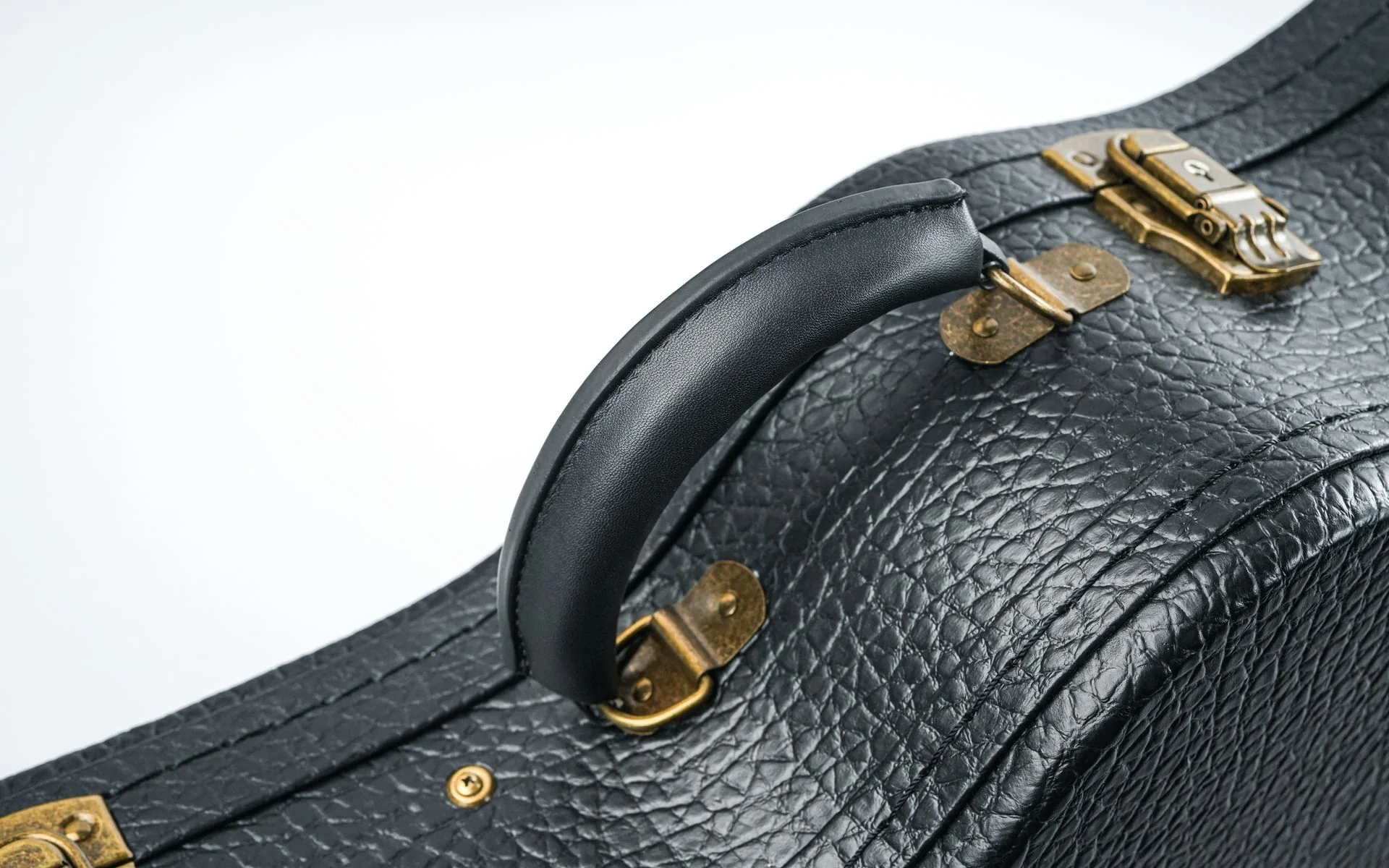 Eastman Dreadnought Hardshell Case - Image 5