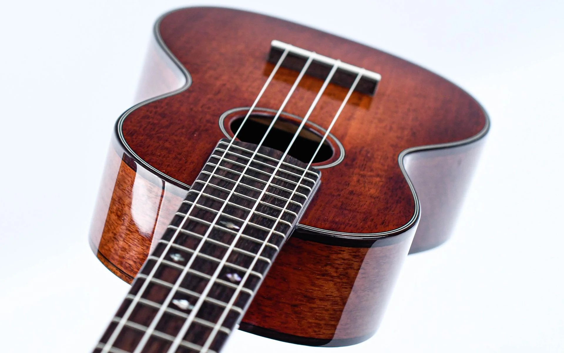 Eastman EU3C Concert Ukulele - Image 10