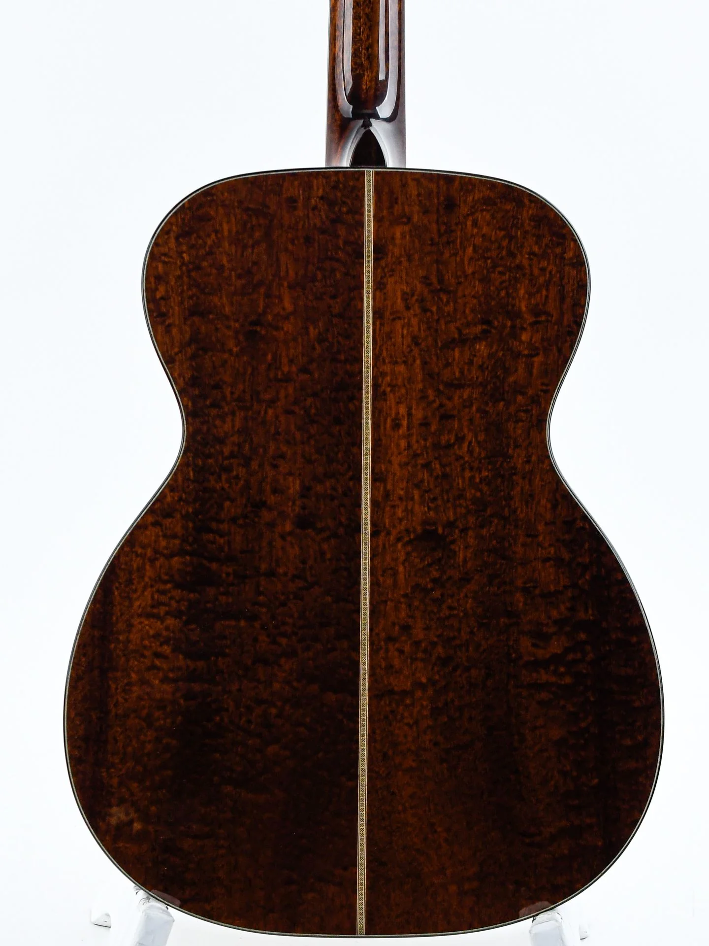 Eastman Luthier OM Quilted Sapele European Spruce - Image 8