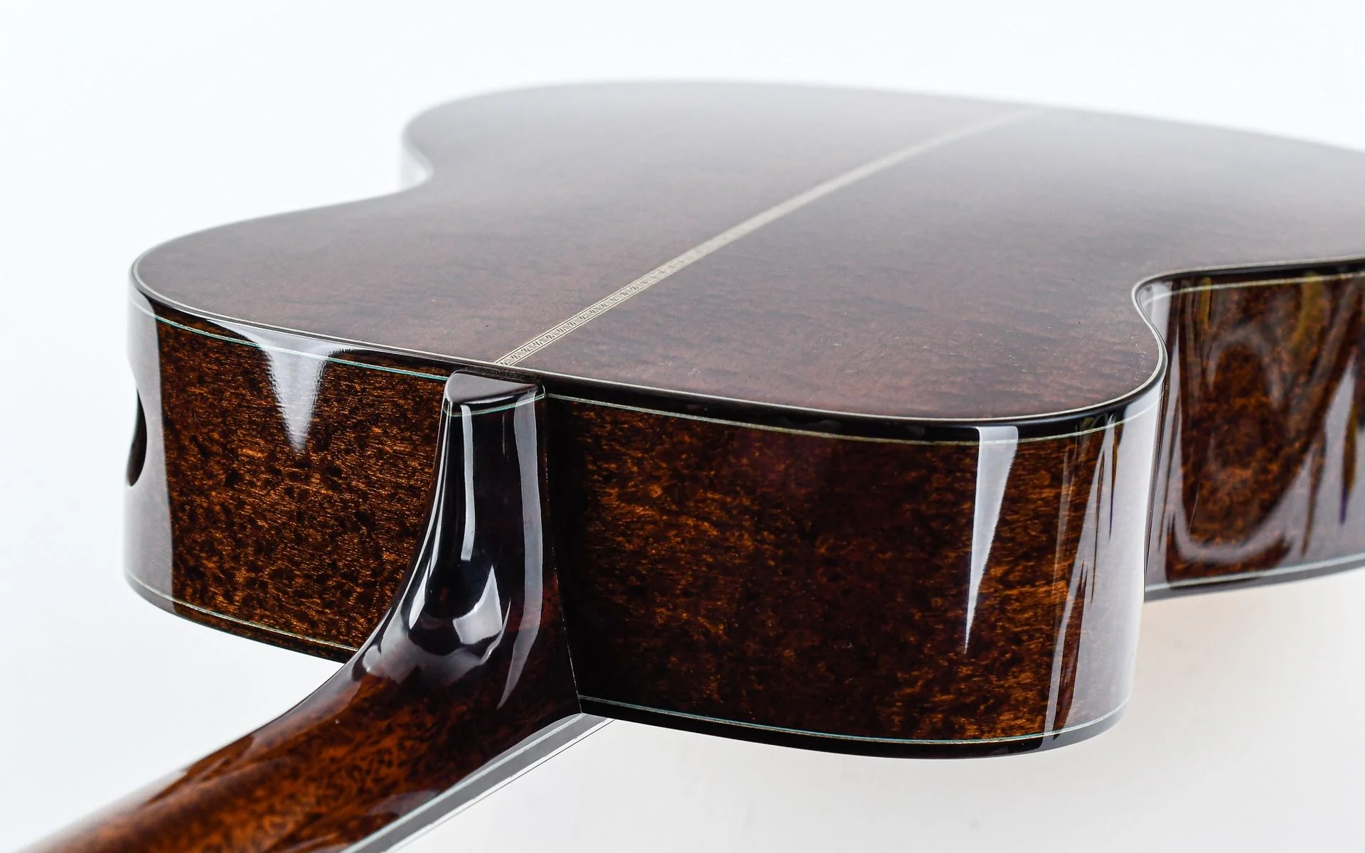 Eastman Luthier OM Quilted Sapele European Spruce - Image 9