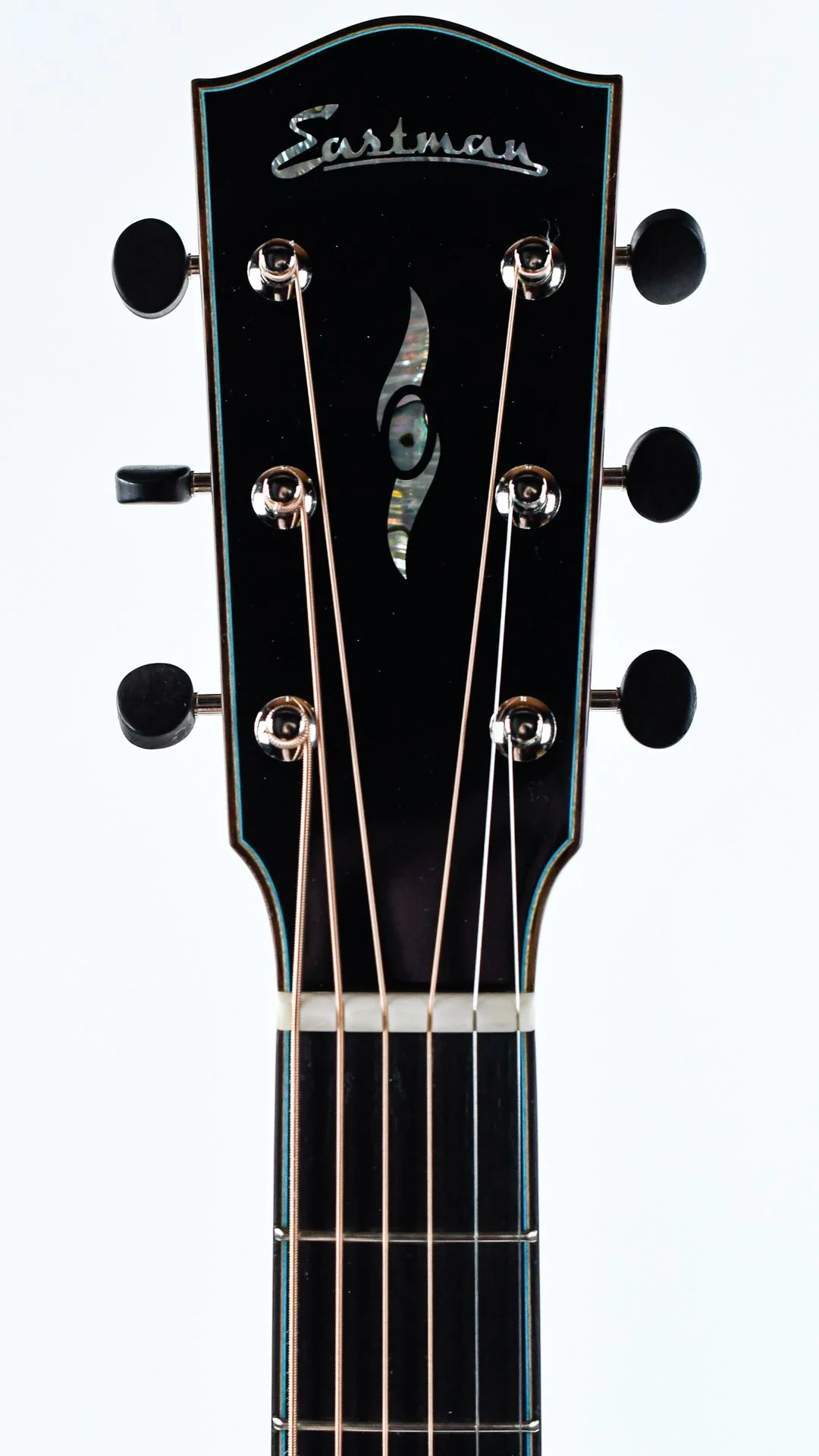 Eastman Luthier OMCE Quilted Sapele European Spruce - Image 2