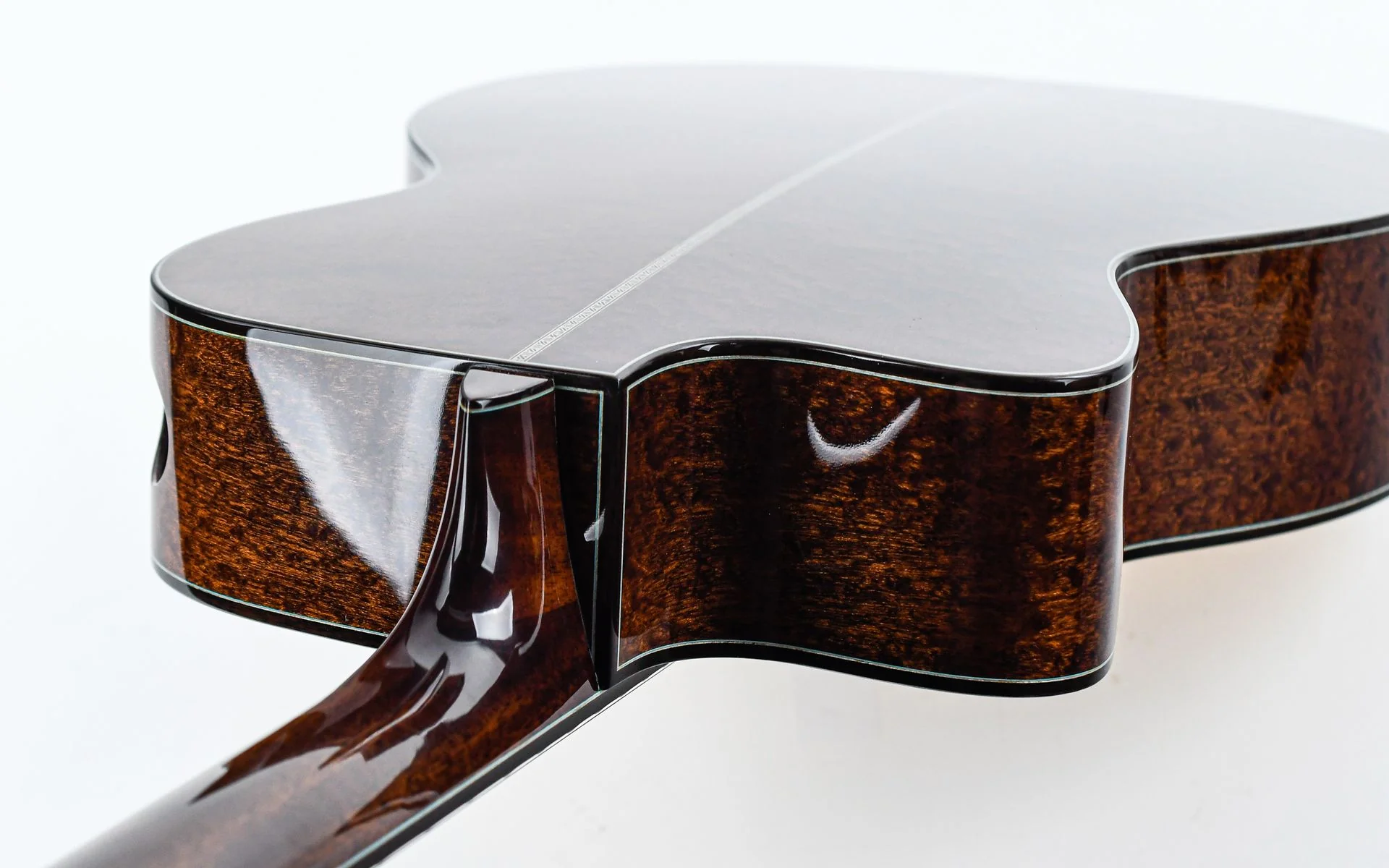 Eastman Luthier OMCE Quilted Sapele European Spruce - Image 9