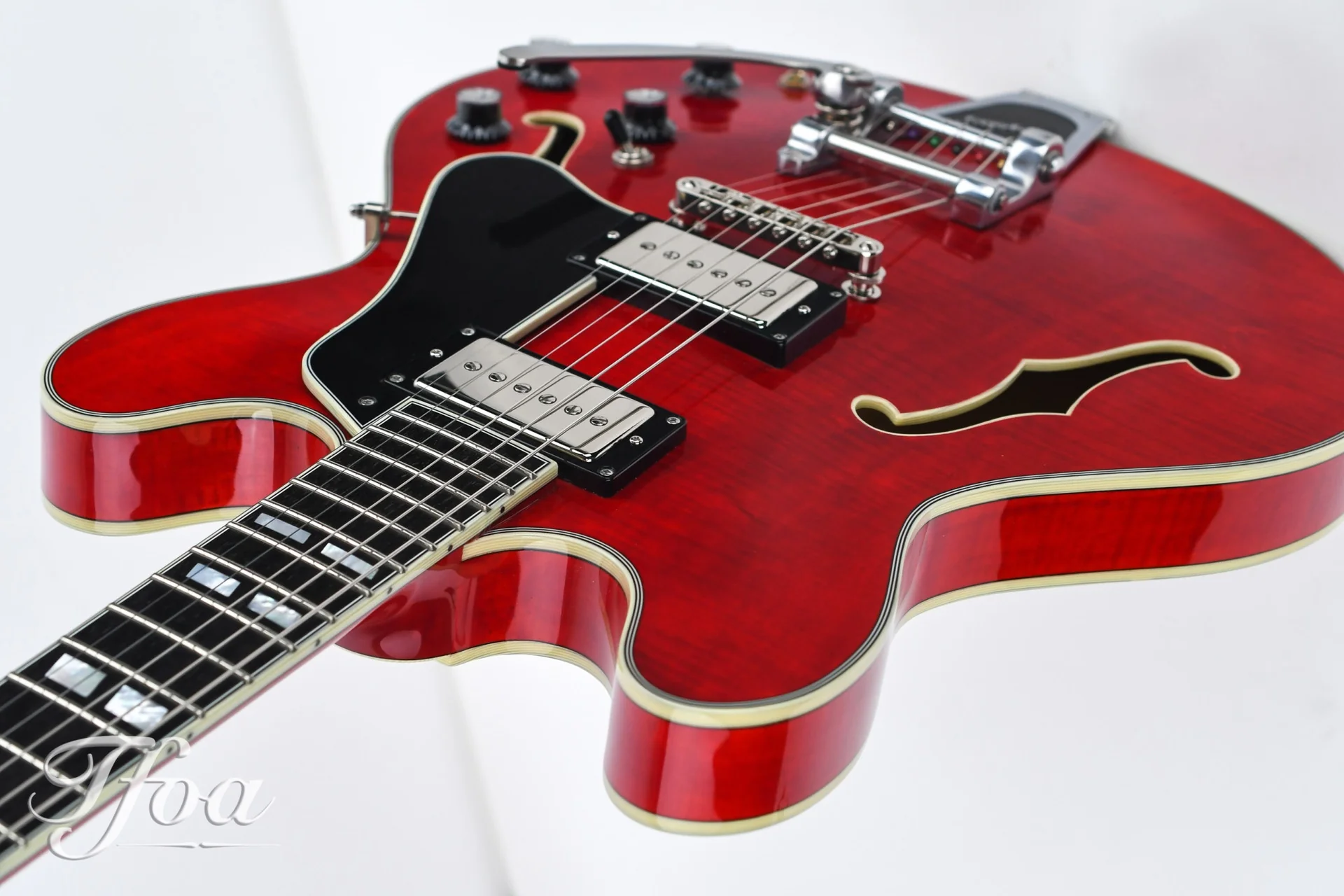 Eastman T486B Cherry Red Bigsby - Image 9