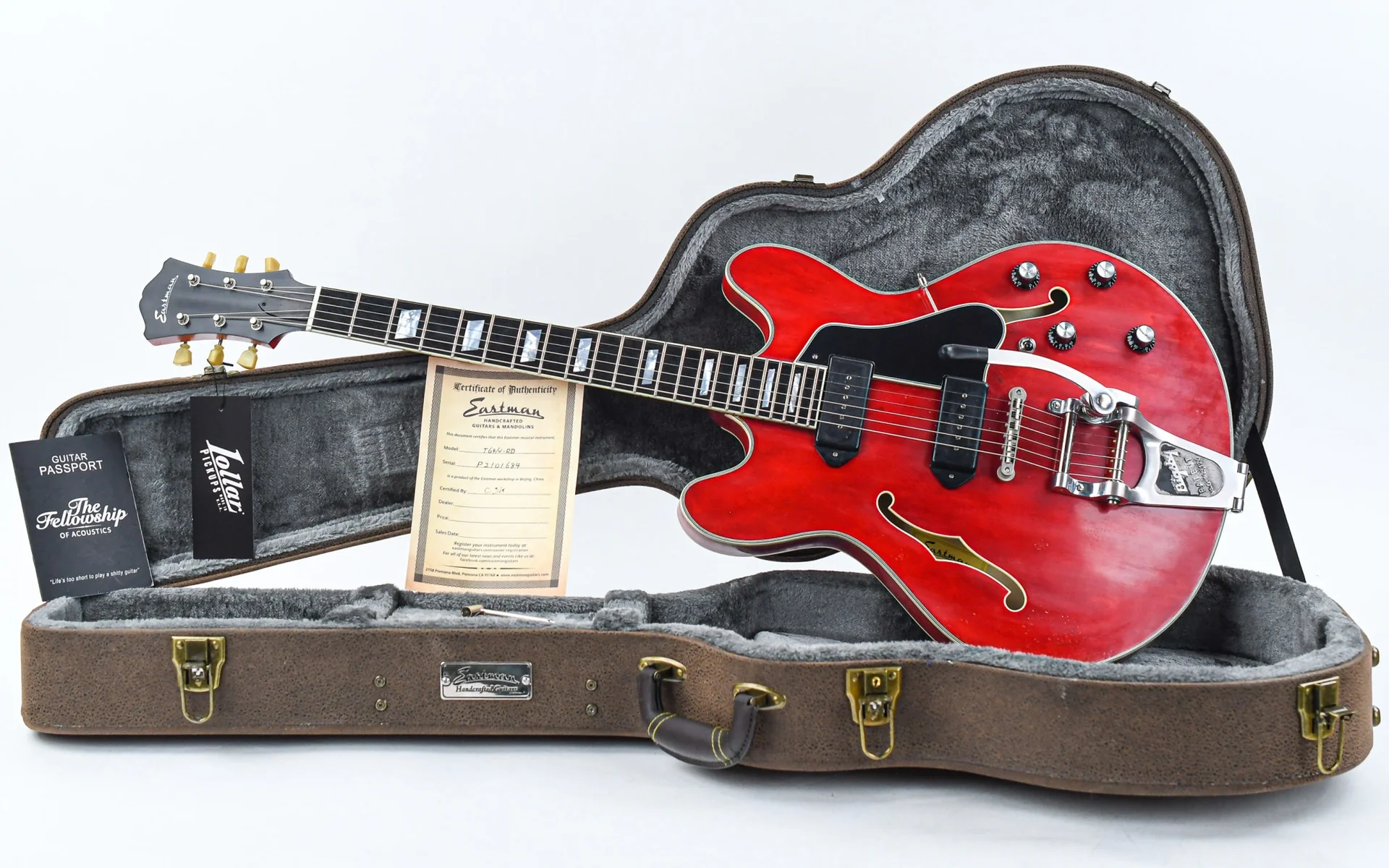 Eastman T64/v Antique Red Bigsby - Image 5