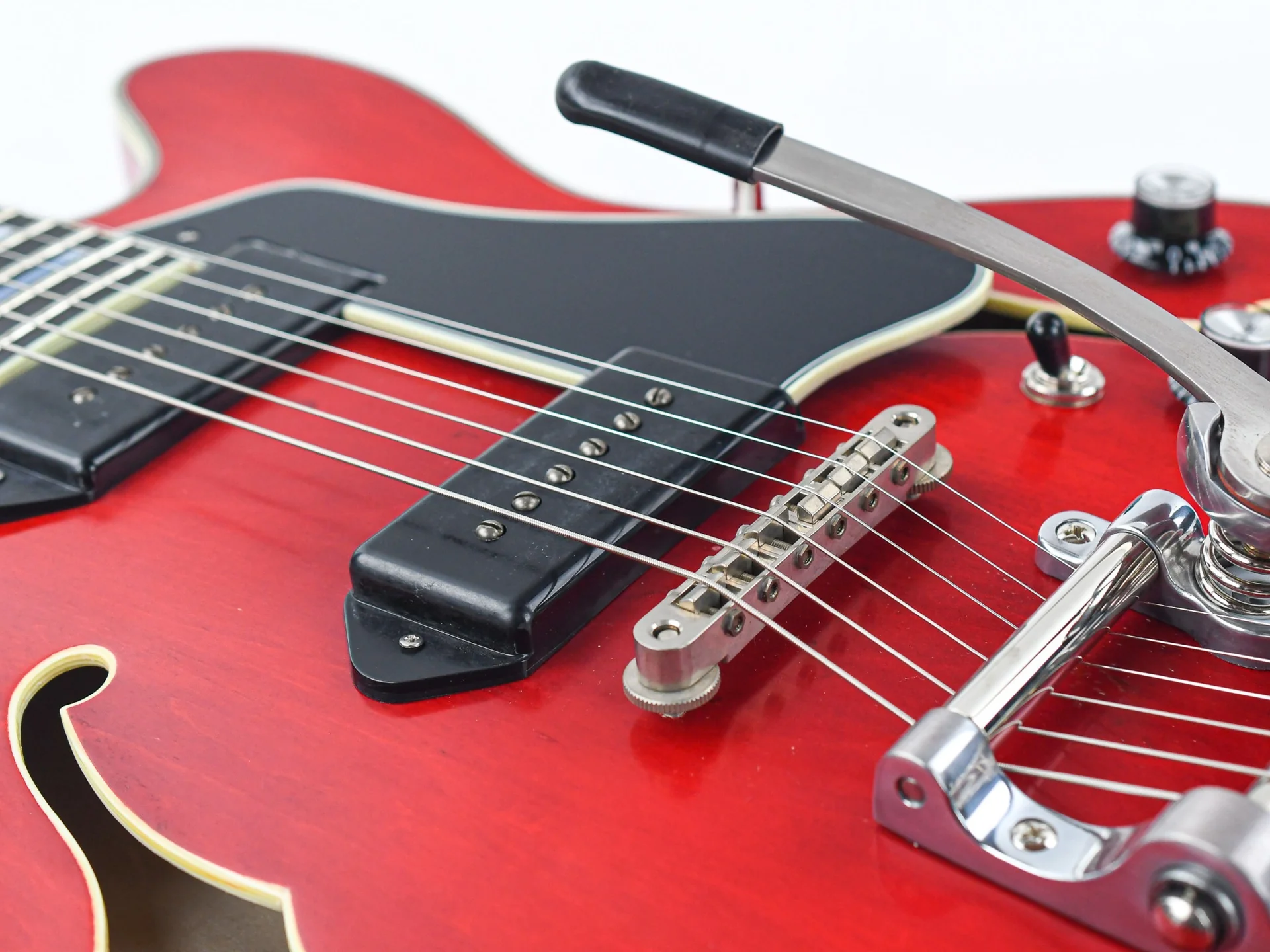 Eastman T64/v Antique Red Bigsby - Image 9