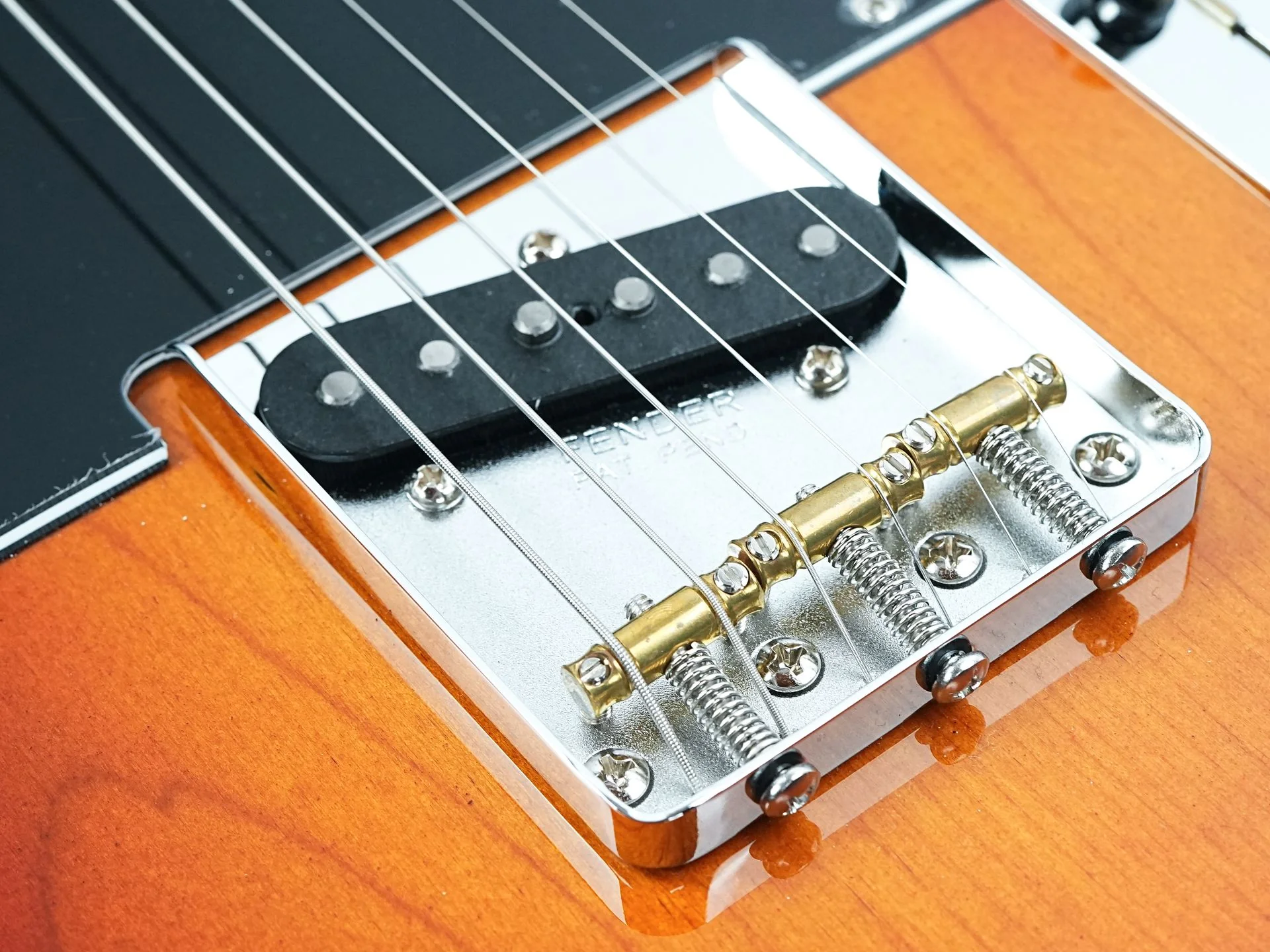 Fender American Professional Classic Telecaster 3 Color Sunburst - Image 7