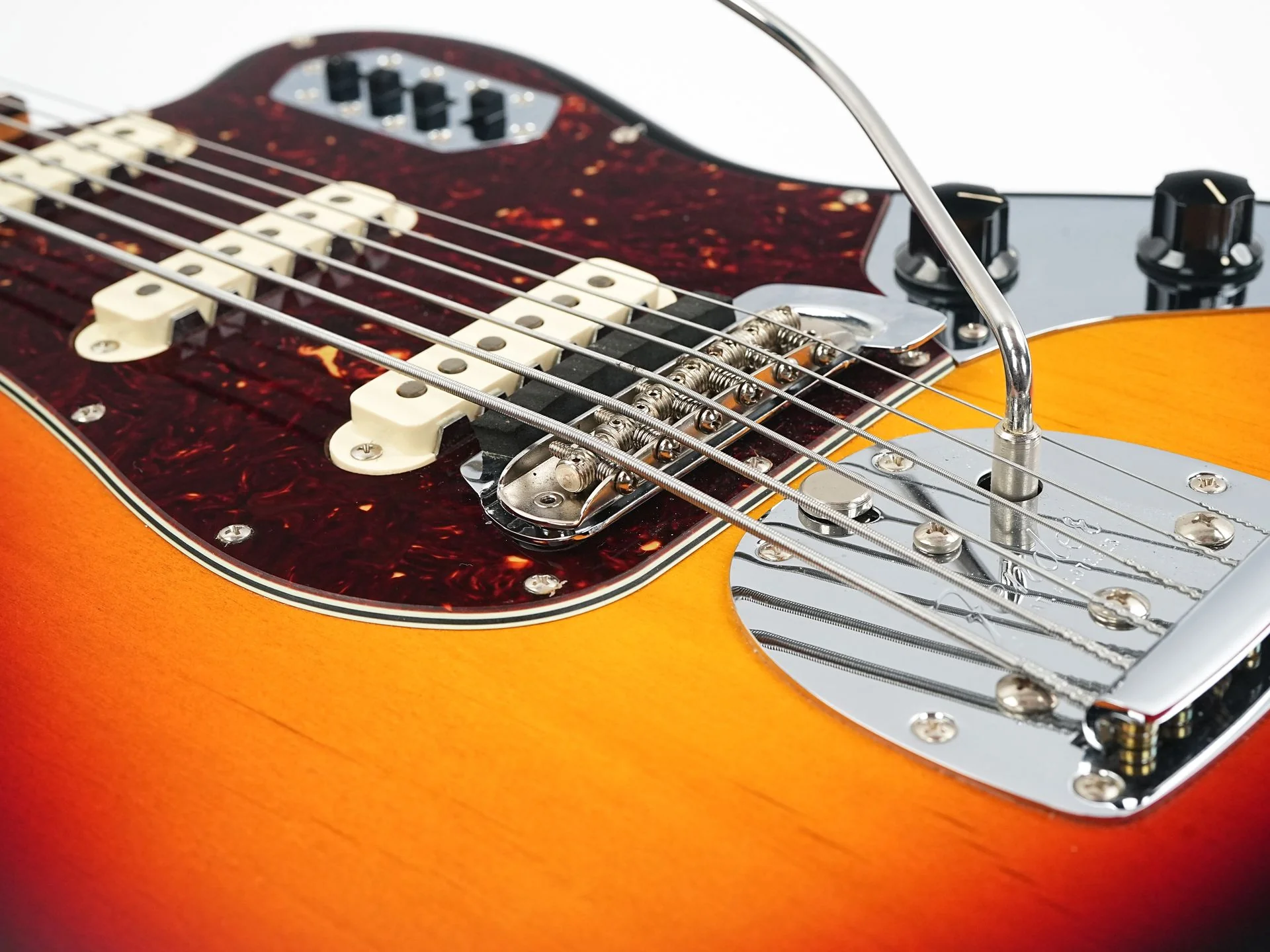 Fender Custom Shop Bass VI 3 Color Sunburst NOS 2006 - Image 7