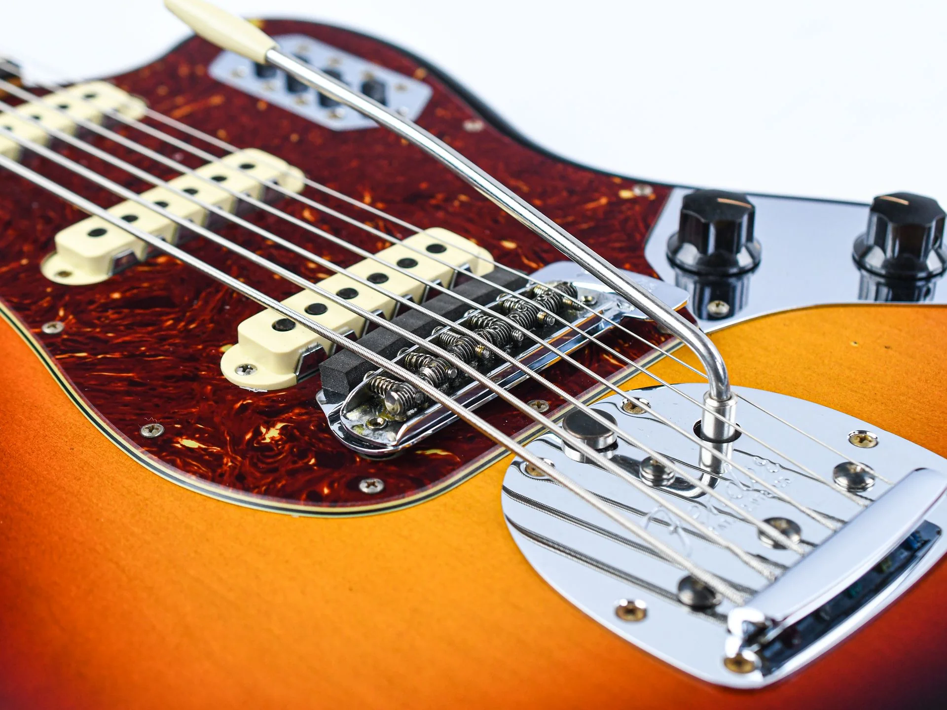 Fender Custom Shop Bass VI 3 Tone Sunburst Journeyman Relic - Image 7