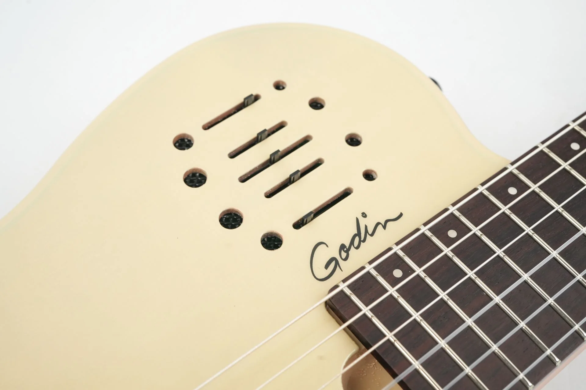 Godin Multiac Mundial Ozark Cream - Image 11