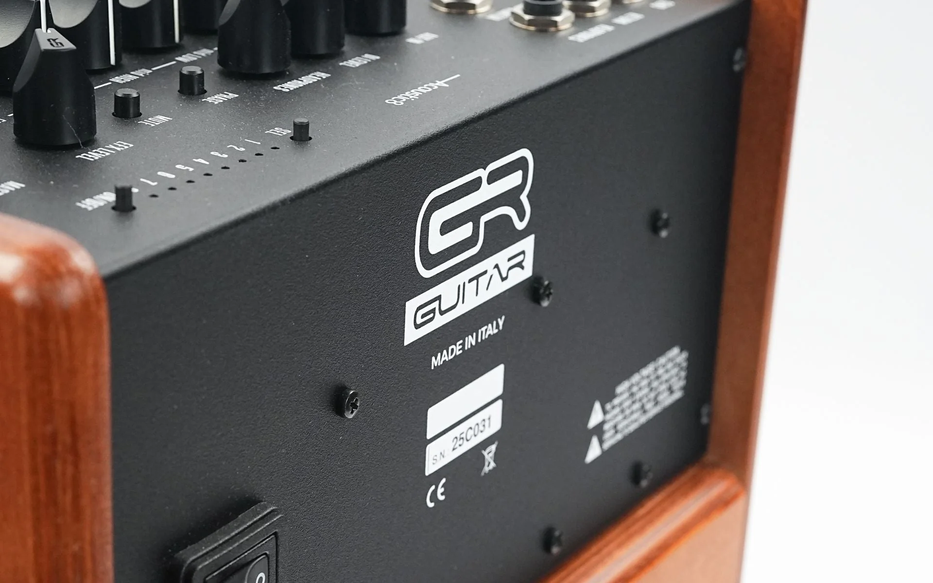 GR Guitar WD Acoustic 8 Combo - Image 7