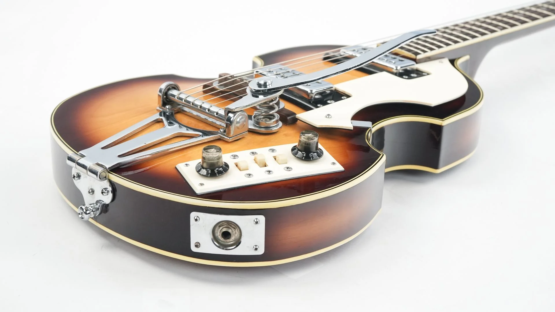 Hofner 500/1 Violin Bass 1968 with Apollo Matching Guitar - Image 17