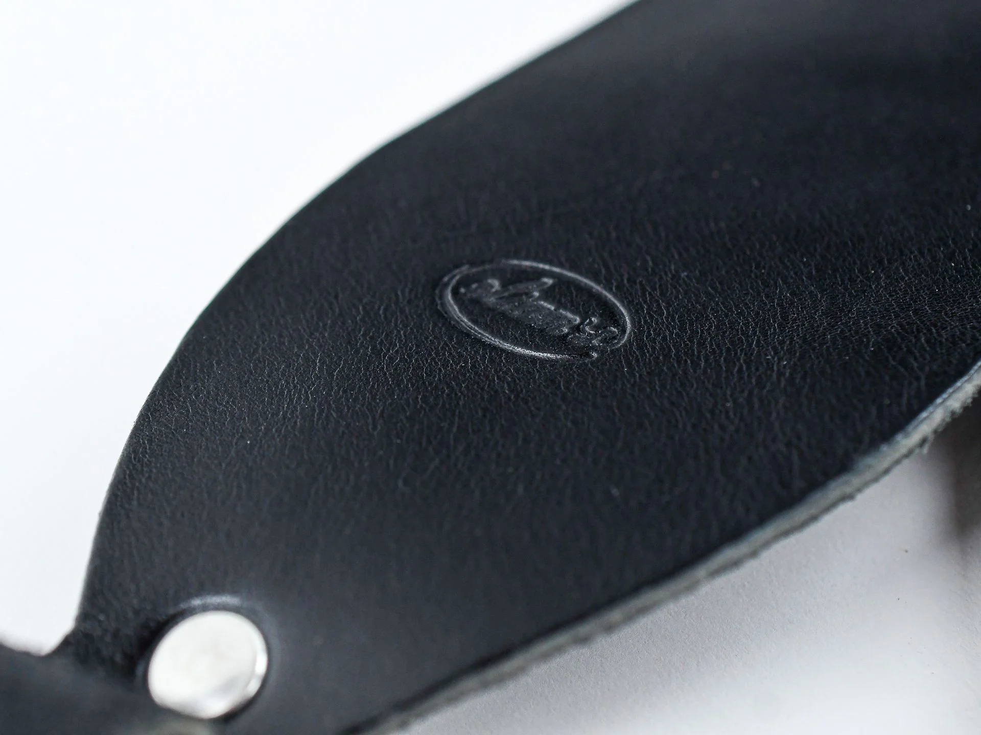 Liam's Wide Leather Guitar Strap Black - Image 3