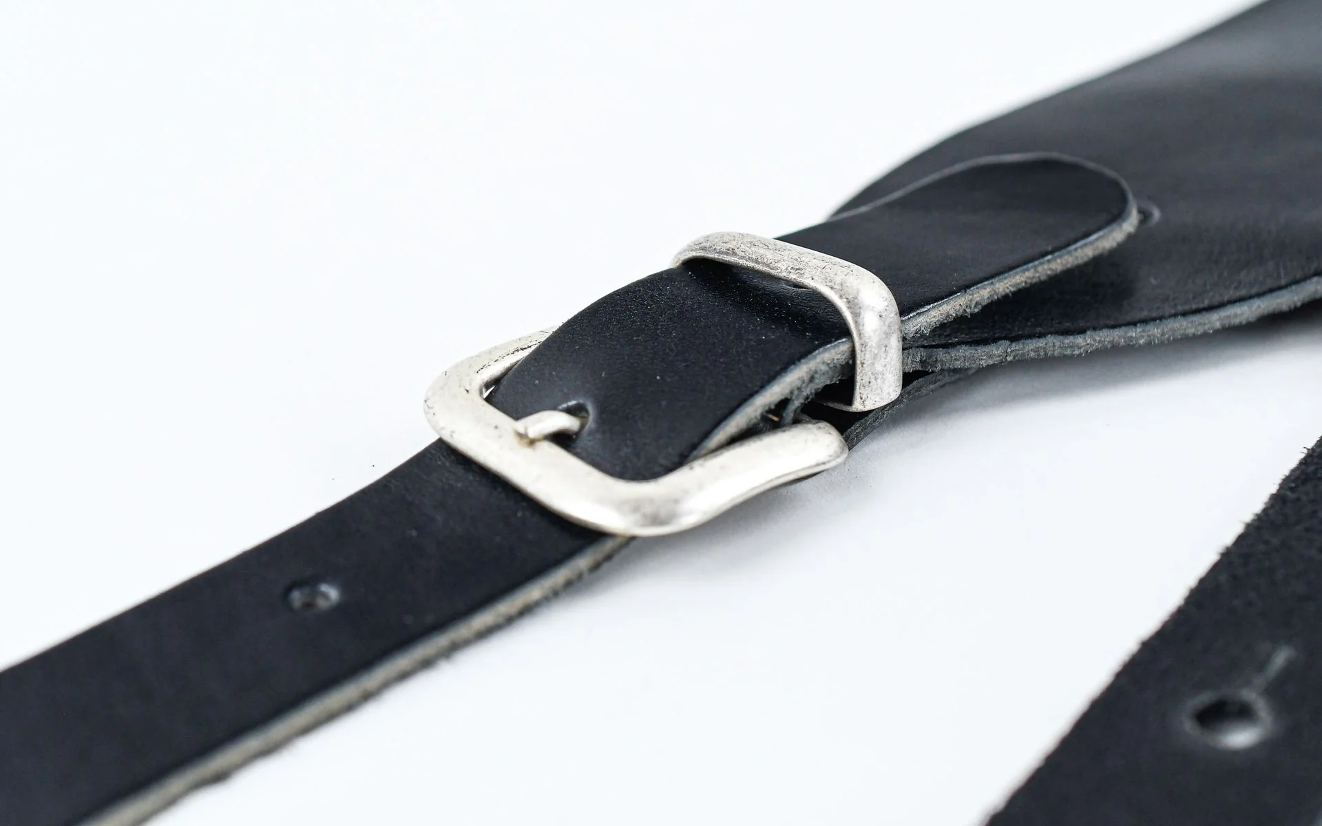 Liam's Wide Leather Guitar Strap Black - Image 4
