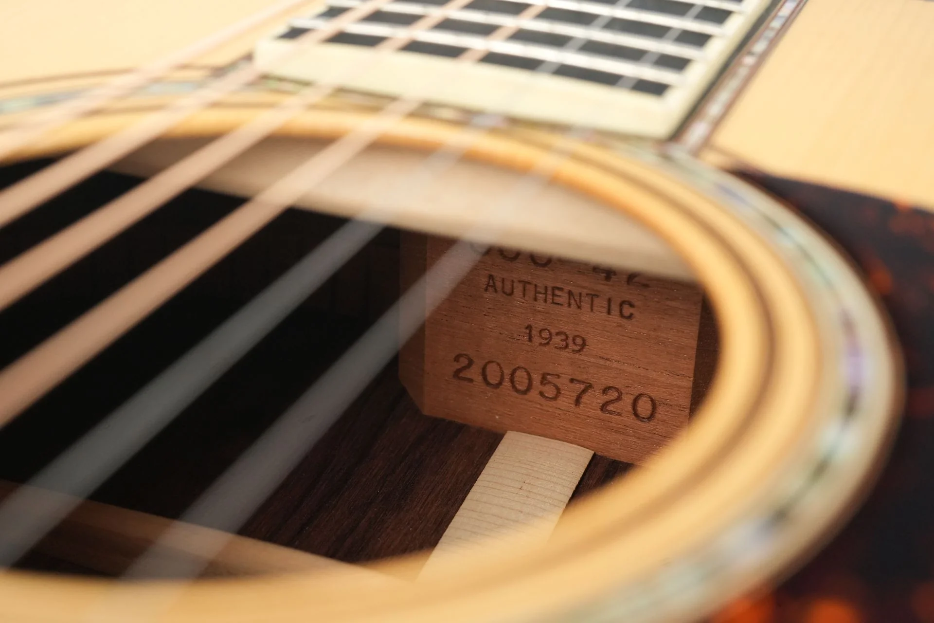 Martin 00042 Authentic 1939 Madagascar Rosewood Adirondack Spruce VTS 2016 - Image 12