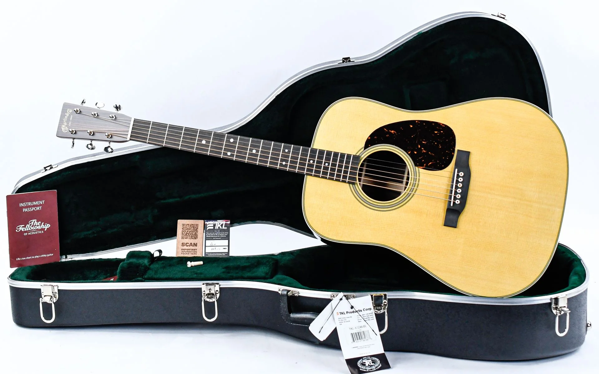 Martin D28 Standard Refresh Natural - Image 3