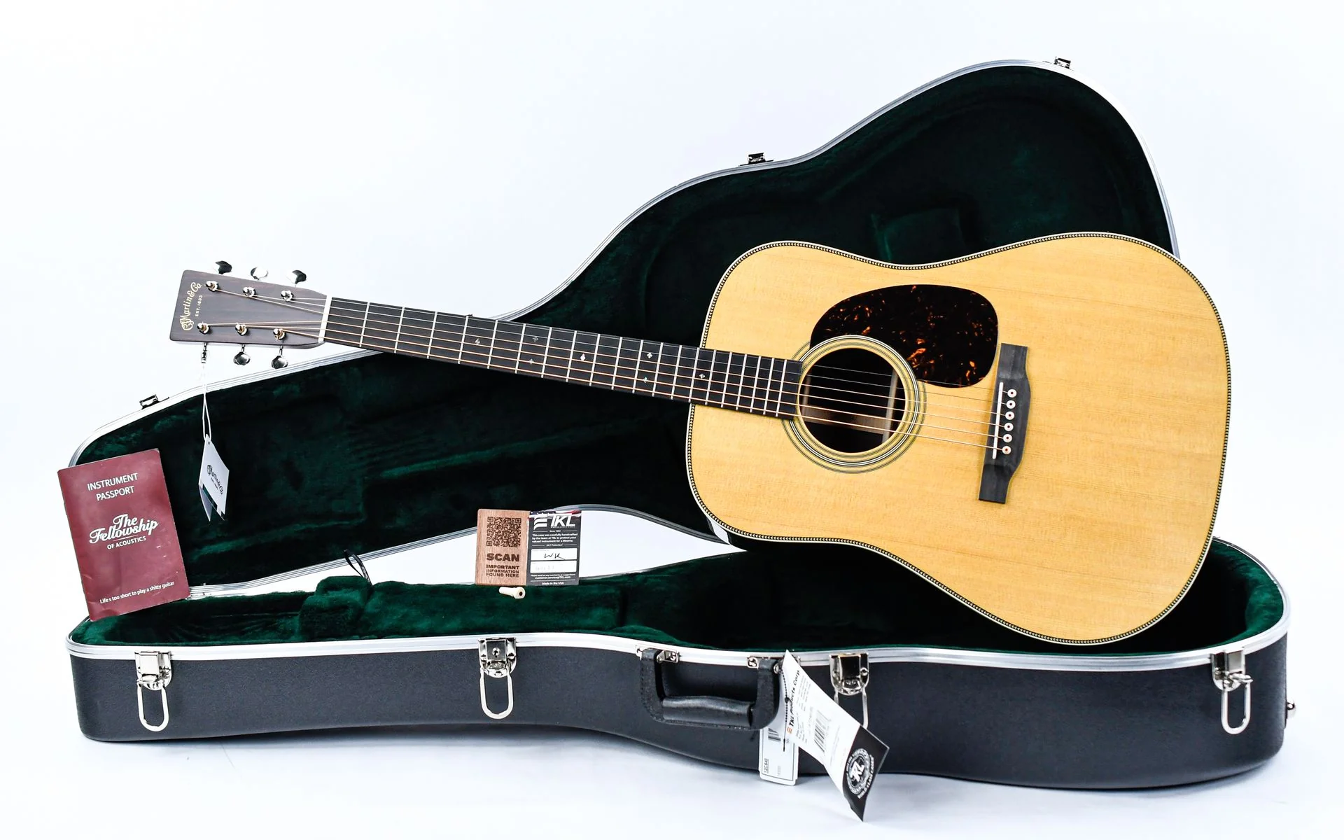 Martin HD28 Standard Refresh Natural - Image 3