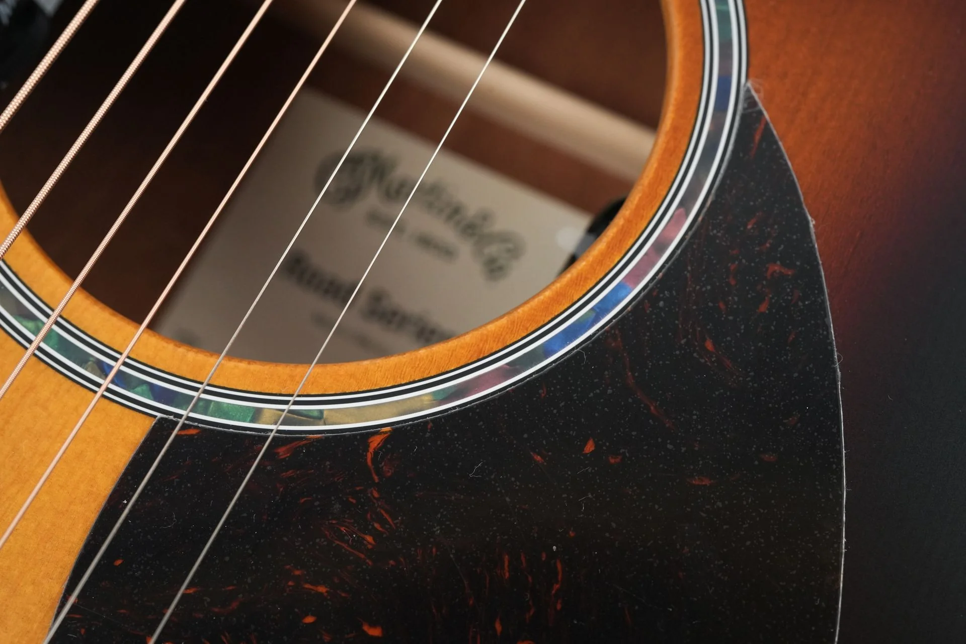 Martin OMC10E Modern Burst - Image 11