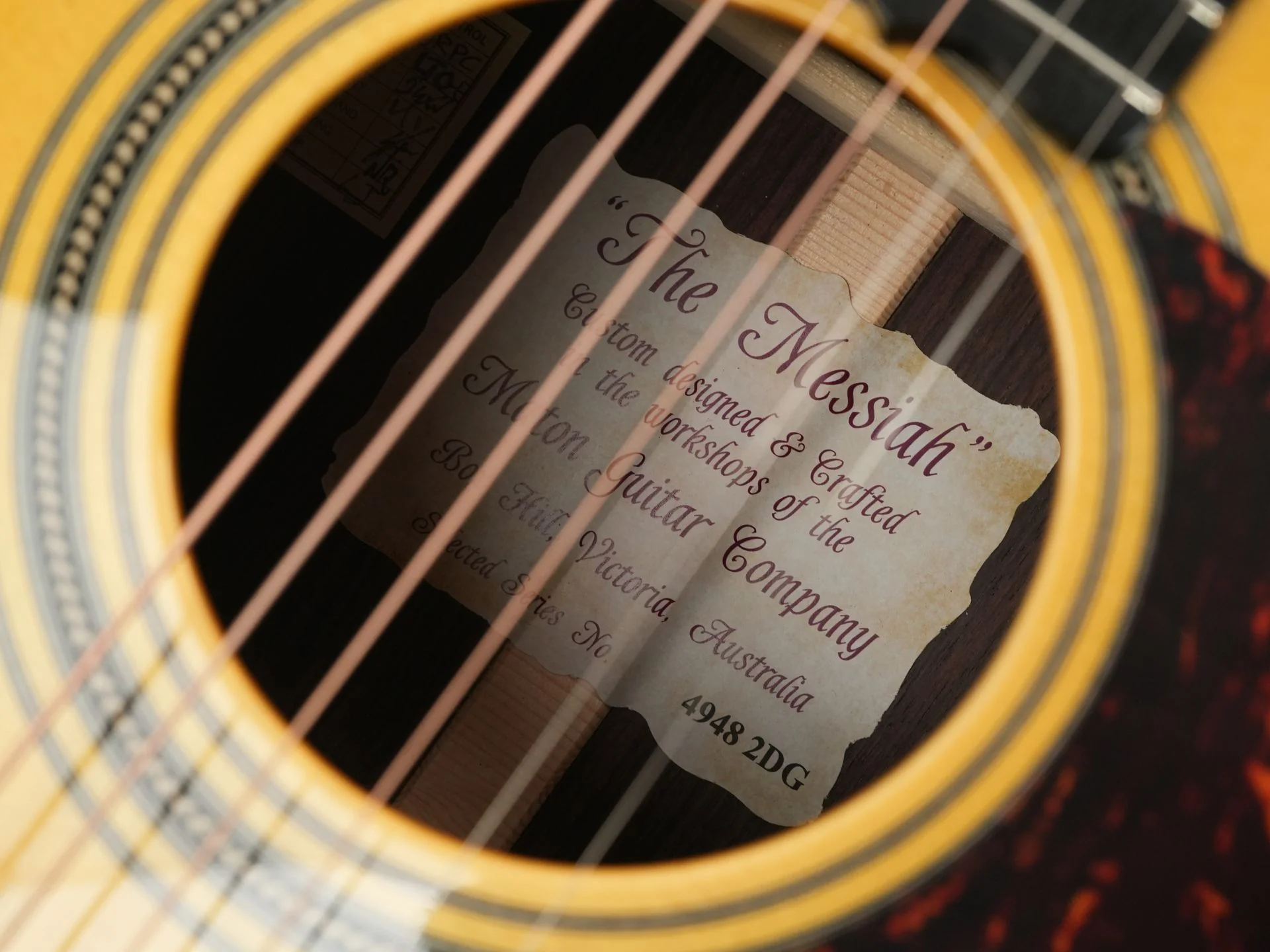 Maton Messiah EM100 808 Sunburst - Image 12