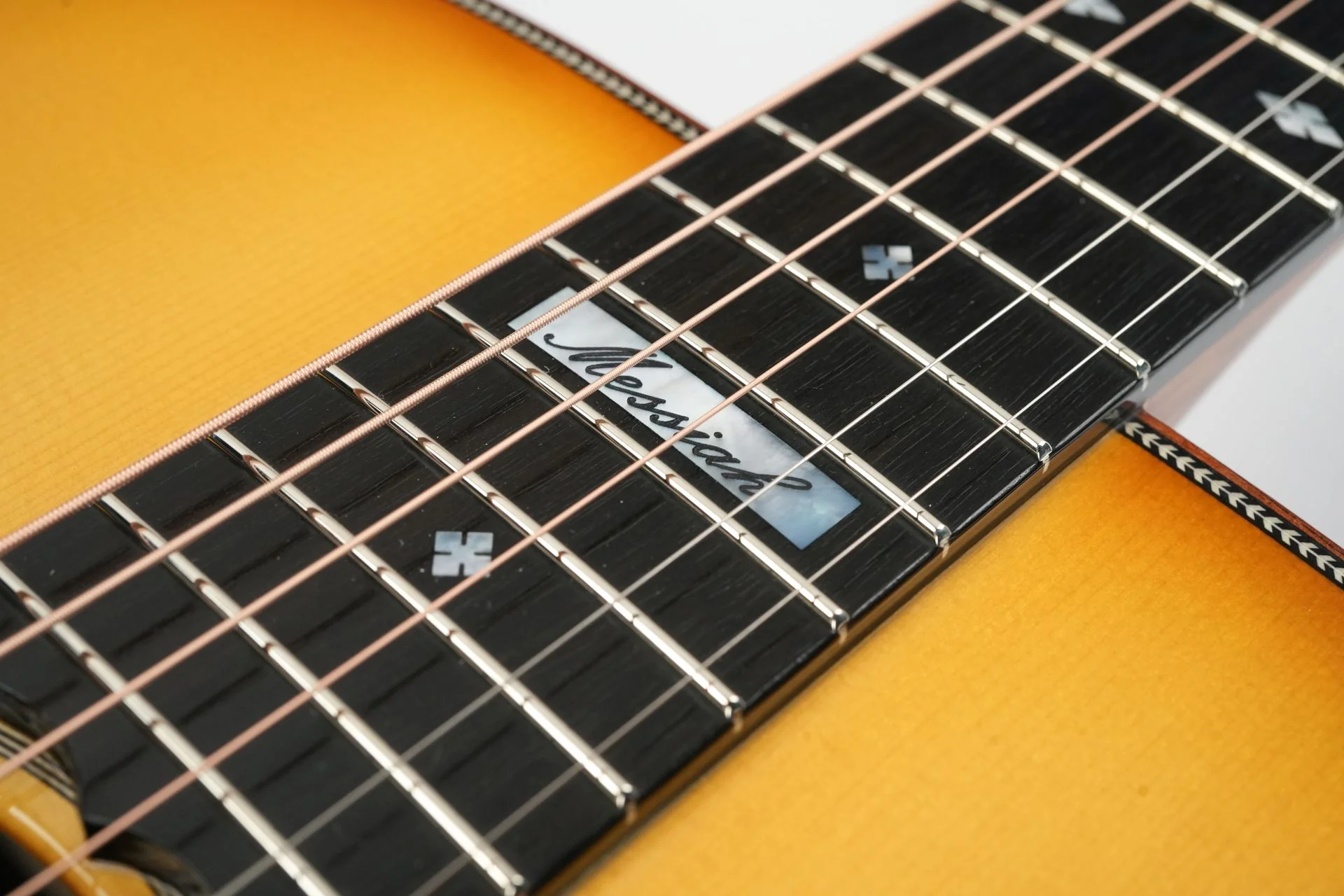 Maton Messiah EM100 808 Sunburst - Image 13