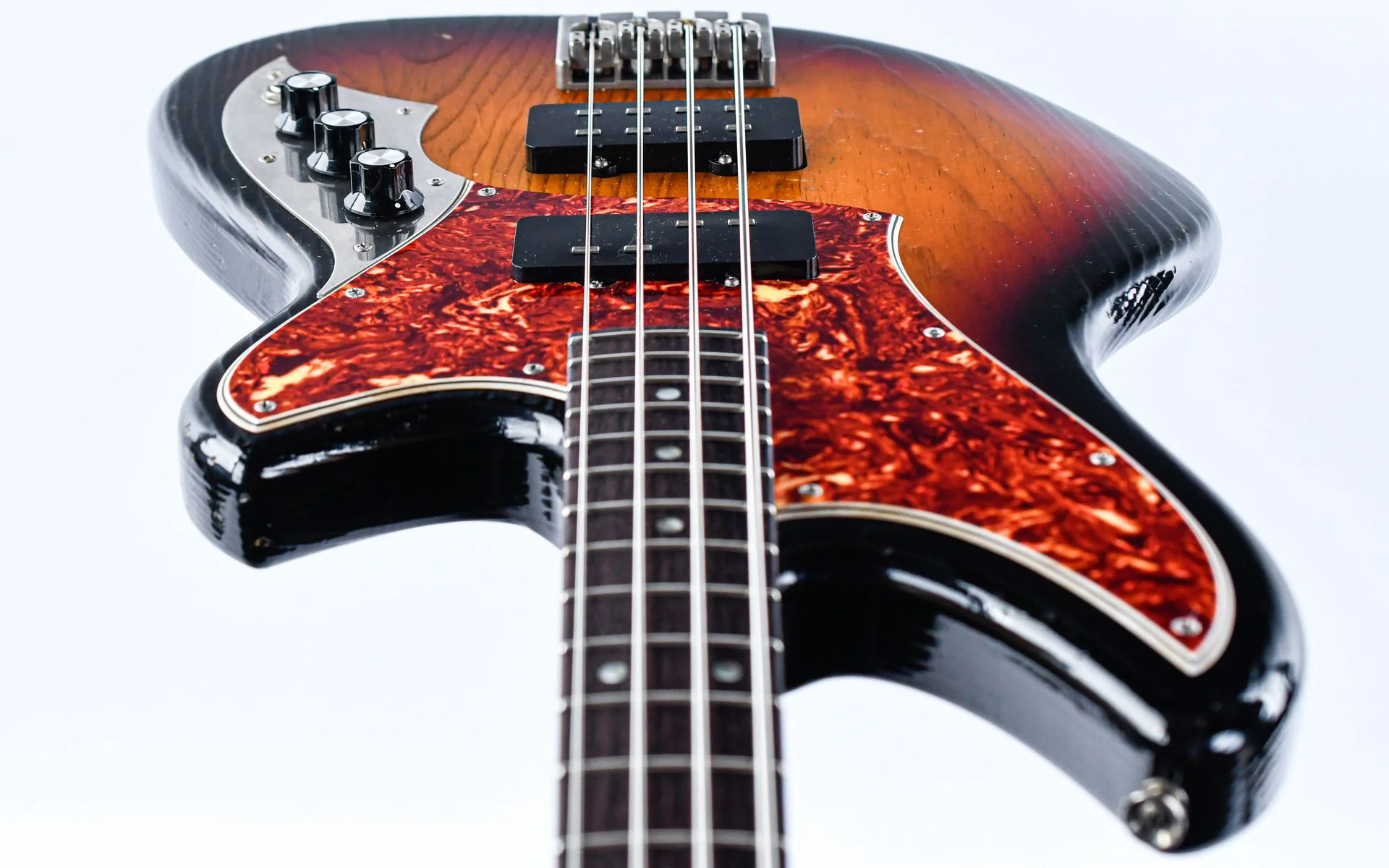 Novo Ivorus Bass 3 Tone Burst Light Aged - Image 13