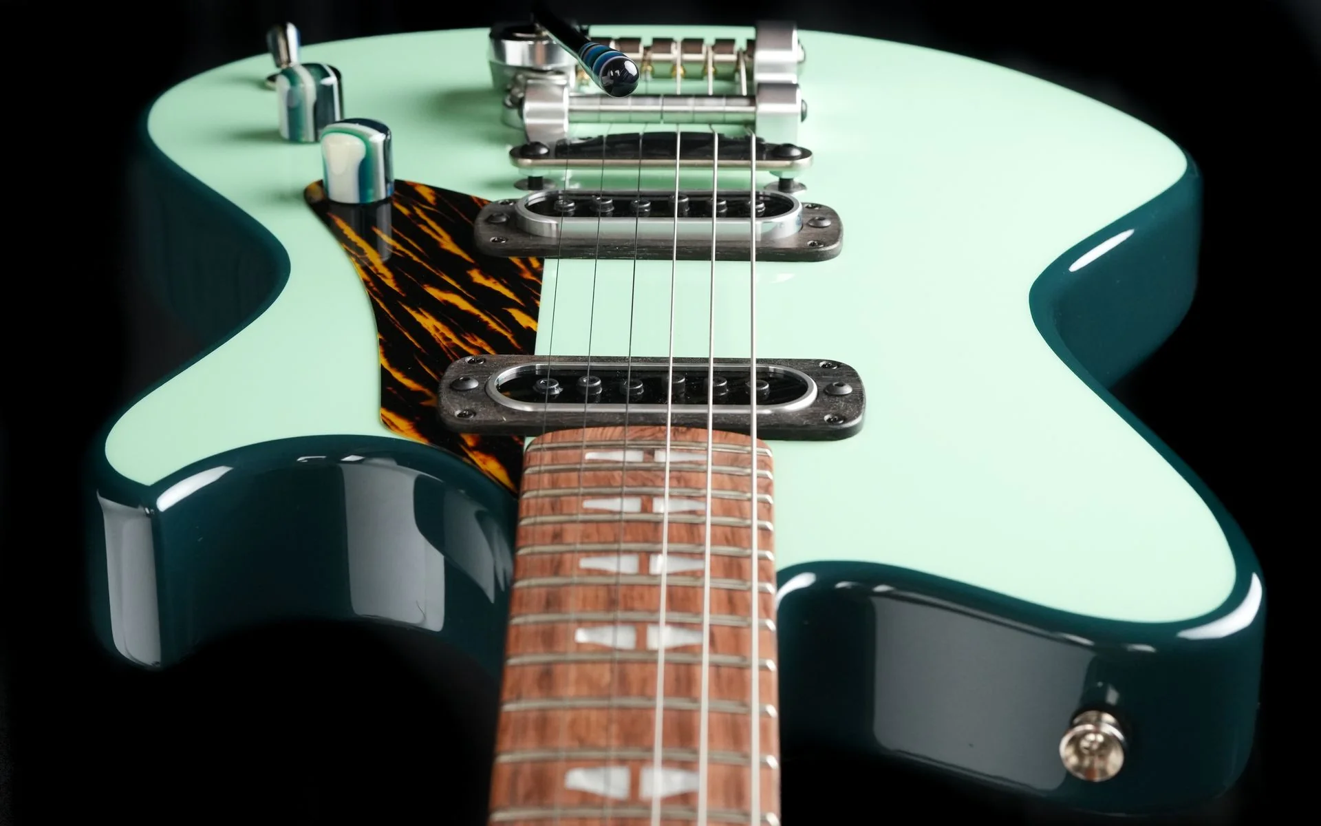 Powers Electric A Type Two Tone Mint Green/Fjord Green - Image 13