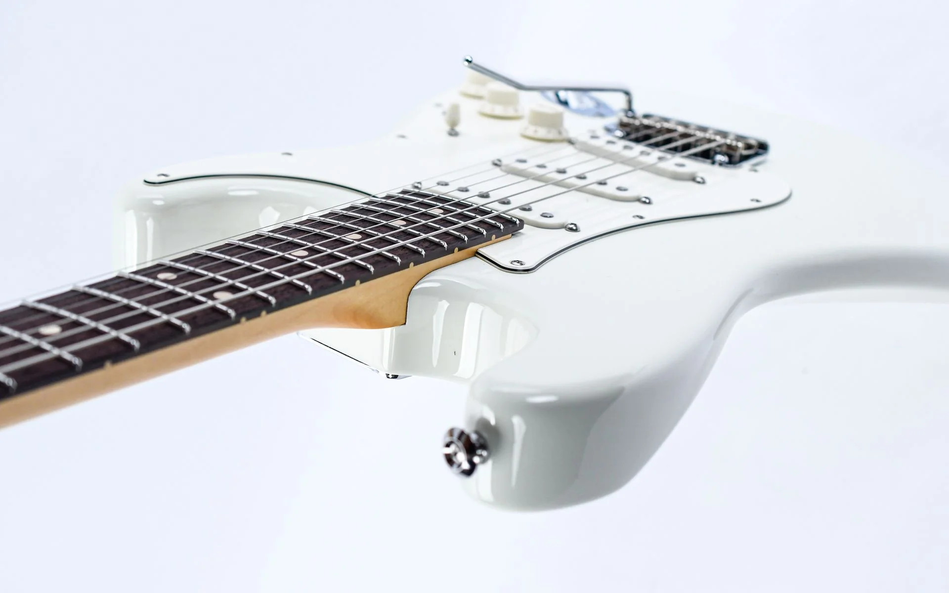 Suhr Classic S Antique Olympic White SSS - Image 10