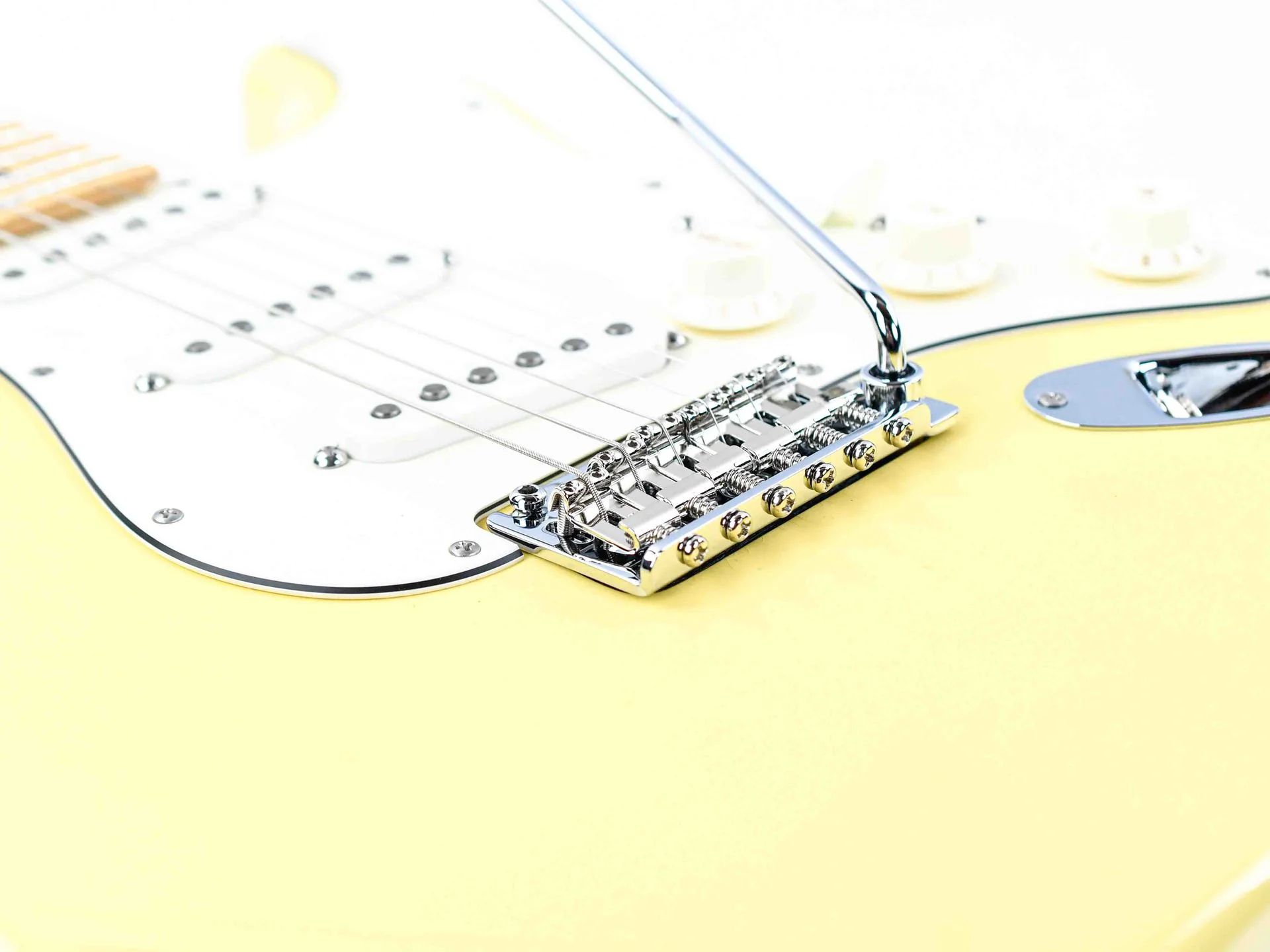 Suhr Classic S Antique Vintage Yellow Maple SSS - Image 7