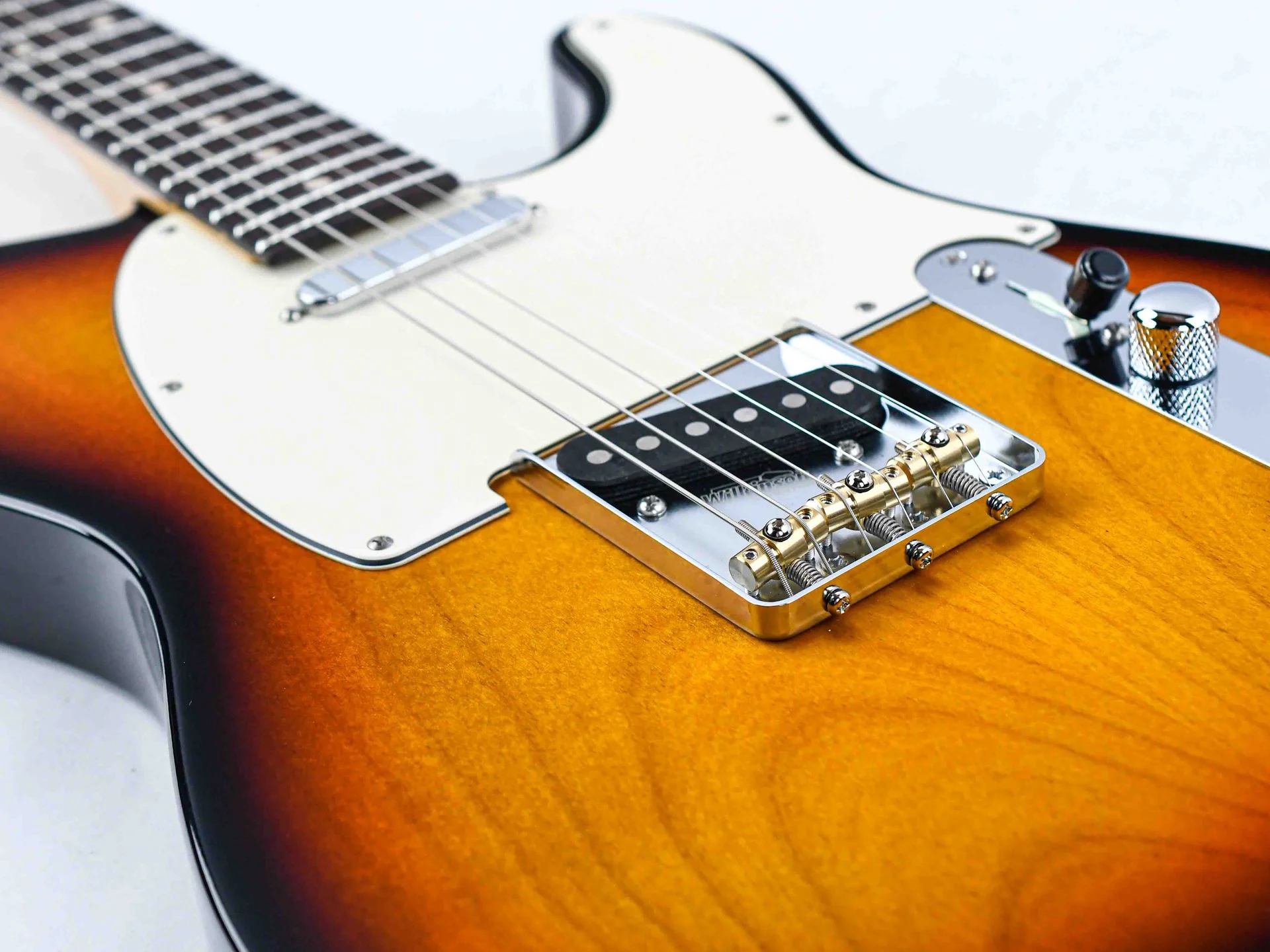Suhr Classic T Antique 3 Tone Sunburst - Image 7