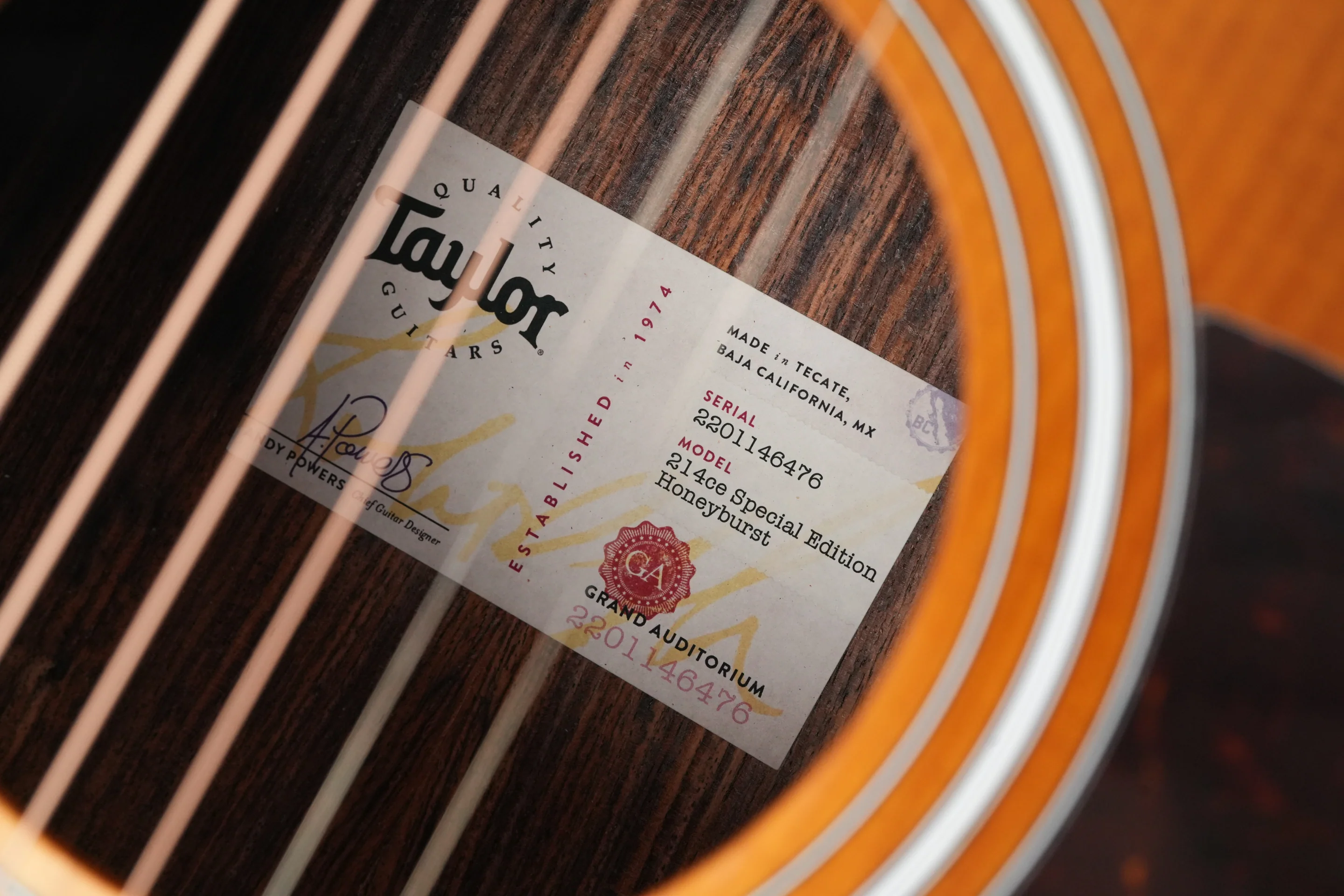 Taylor 214ce Special Edition Honeyburst - Image 11