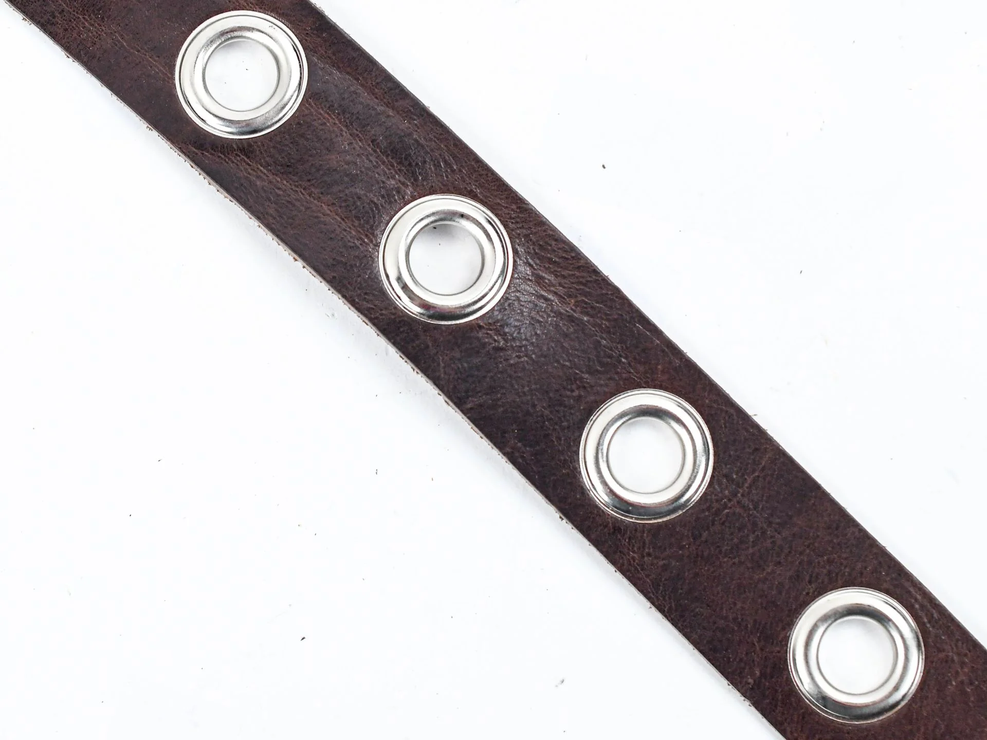 TFOA Liam's Knuckles and Leather Guitar Strap Brown - Image 2