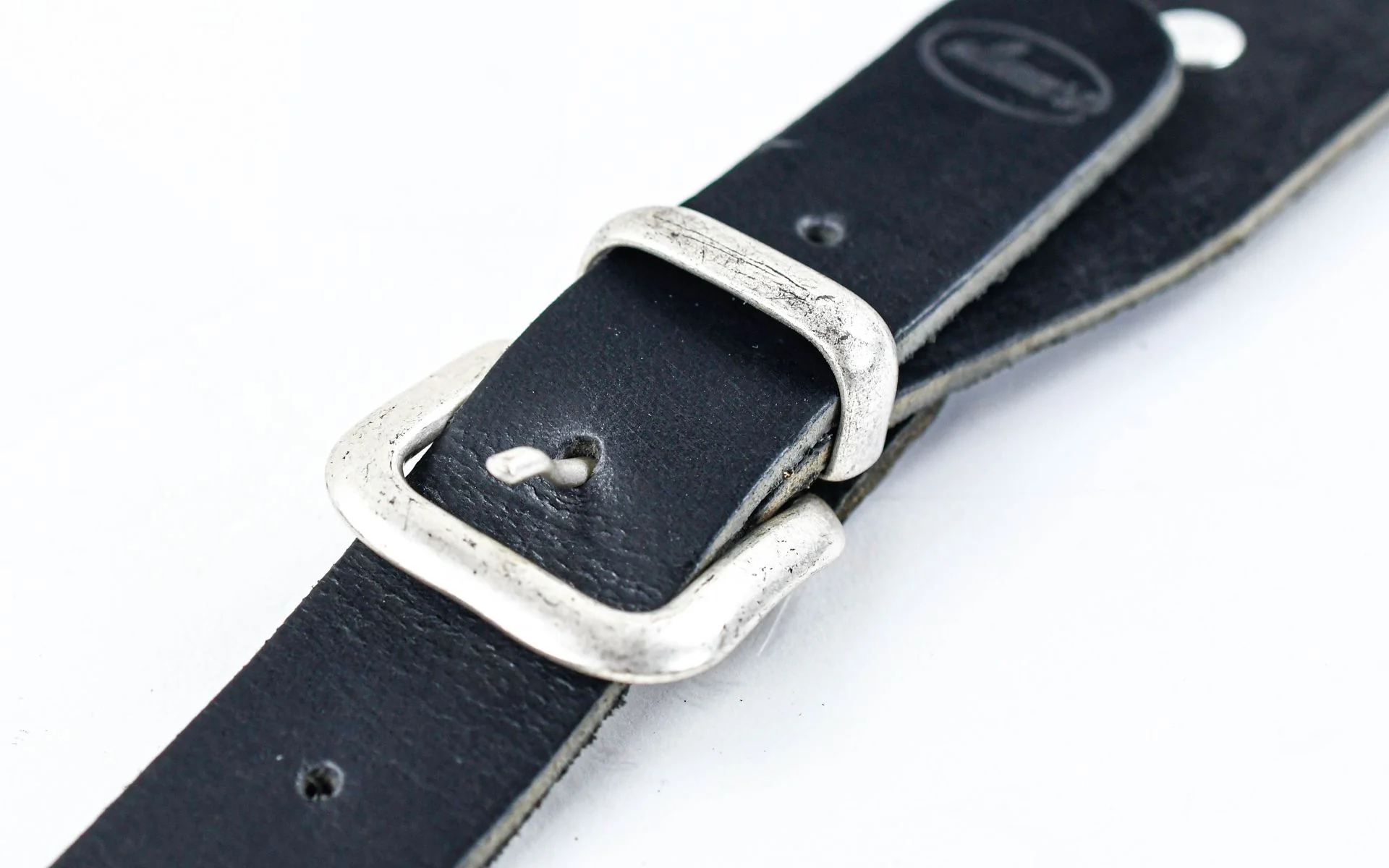 TFOA Liam's Nails and Leather Guitar Strap Black - Image 4