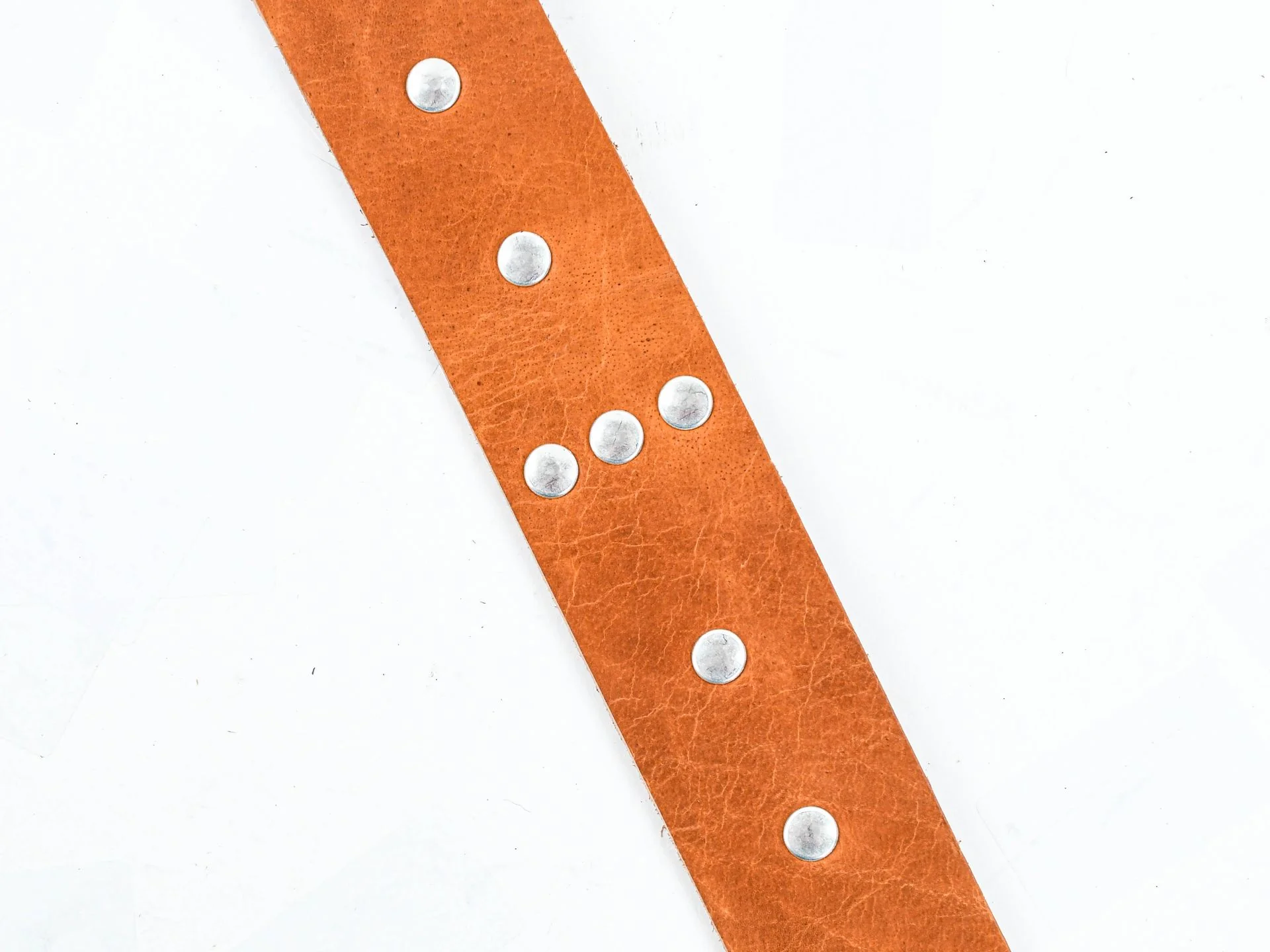 TFOA Liam's Nails and Leather Guitar Strap Cognac - Image 2